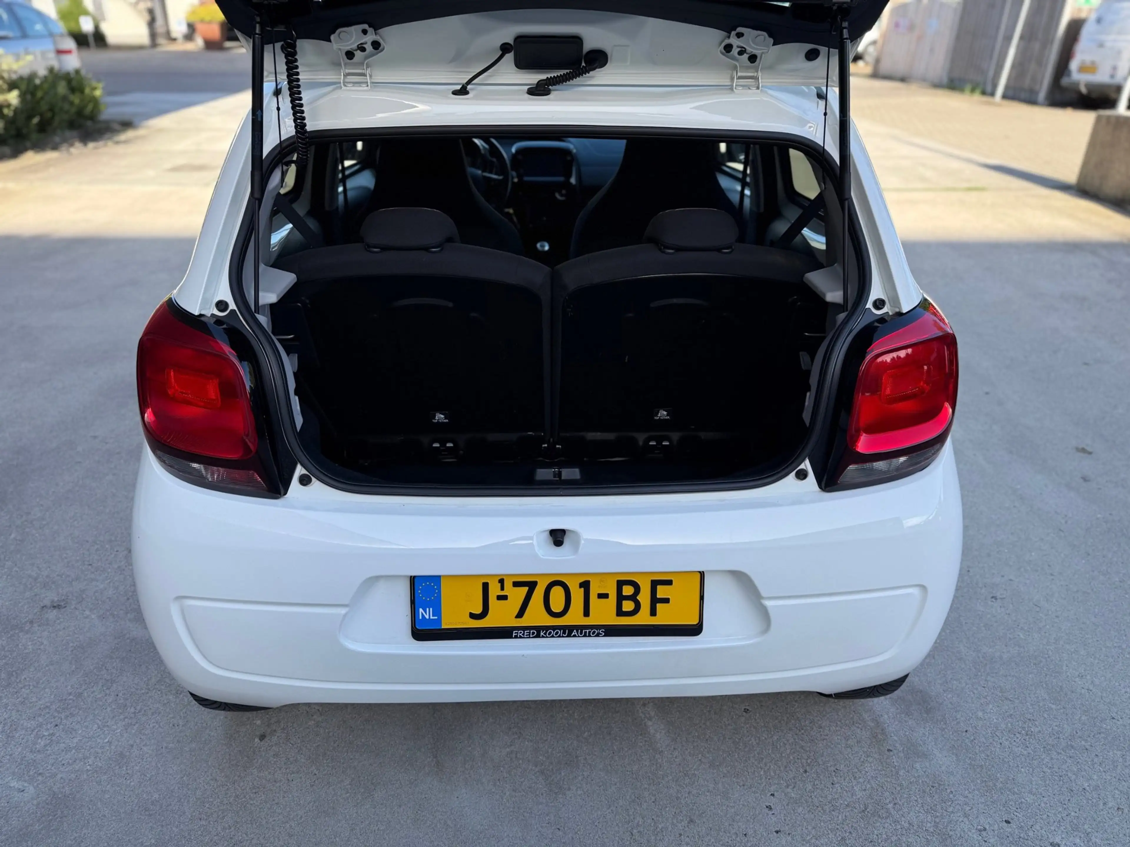 Citroen C1 1.0 VTi Shine — photo 8