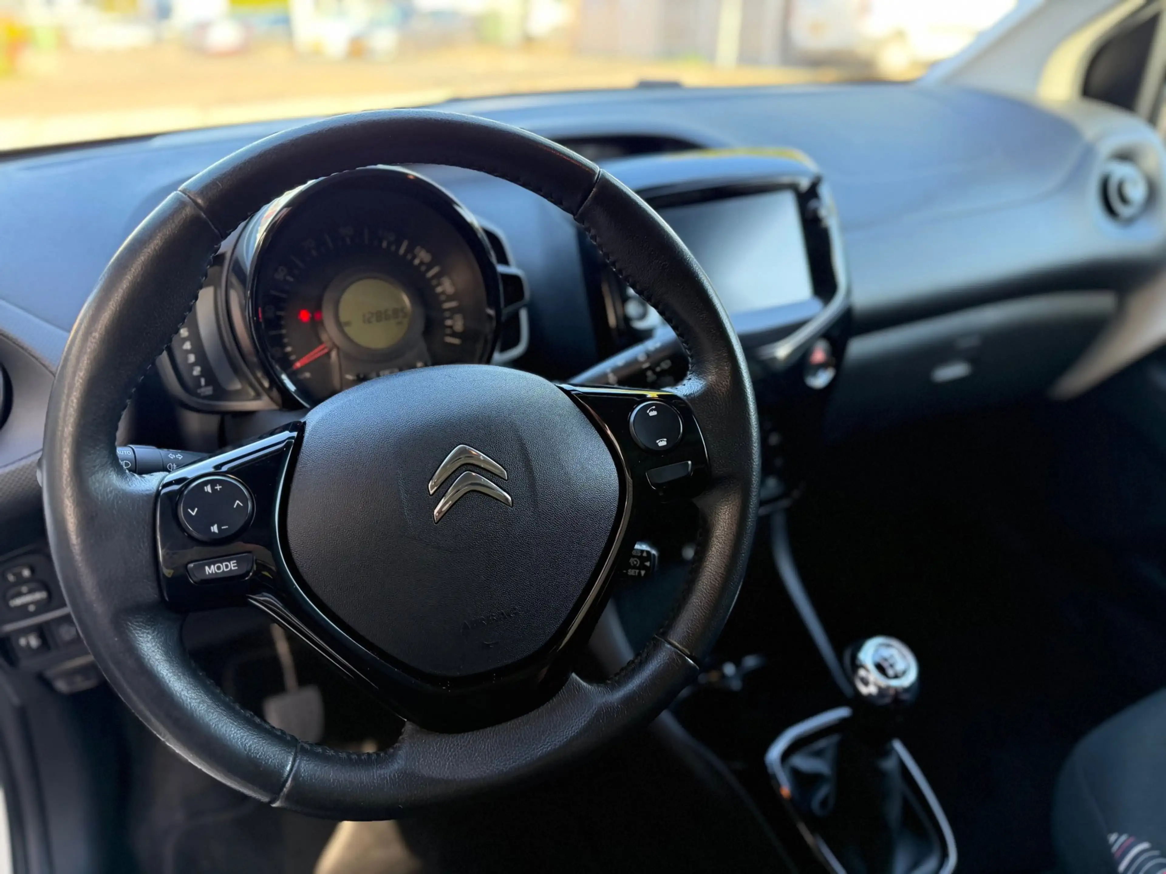 Citroen C1 1.0 VTi Shine — photo 14