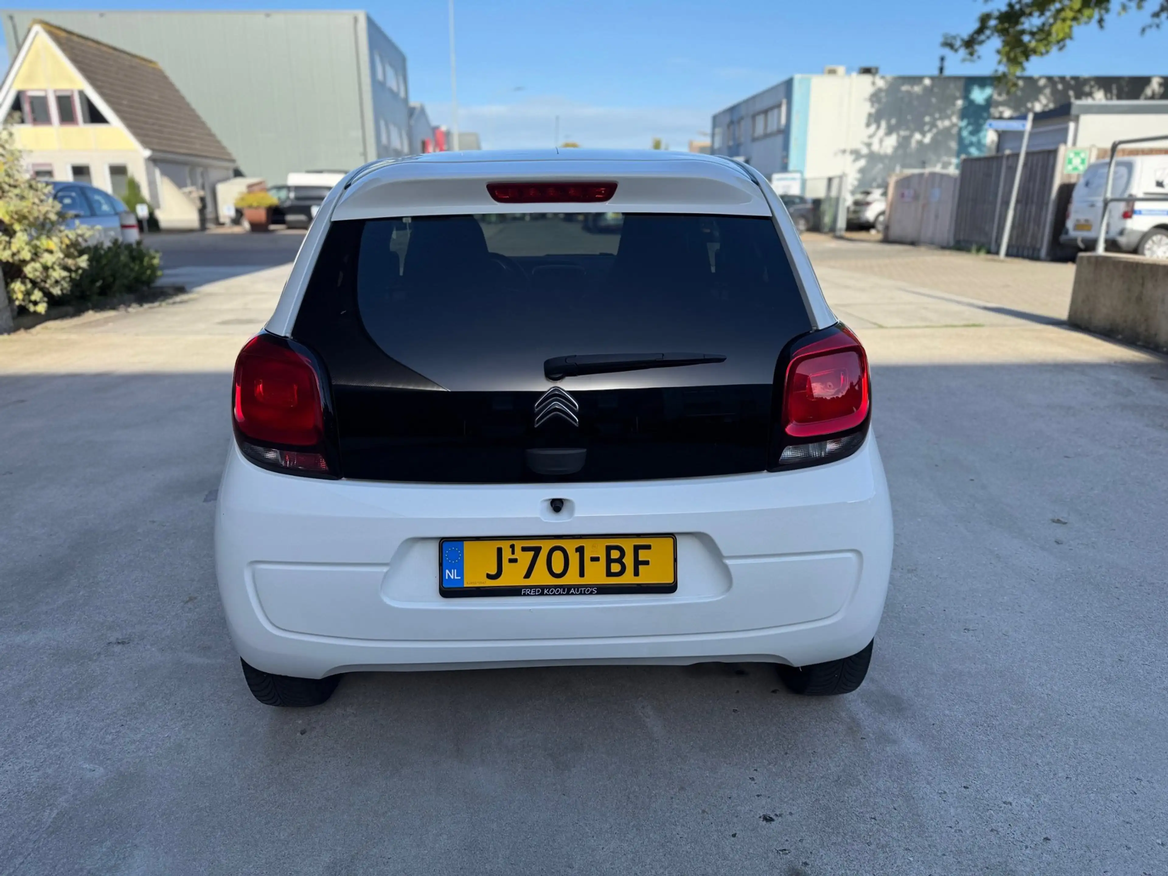 Citroen C1 1.0 VTi Shine — photo 5