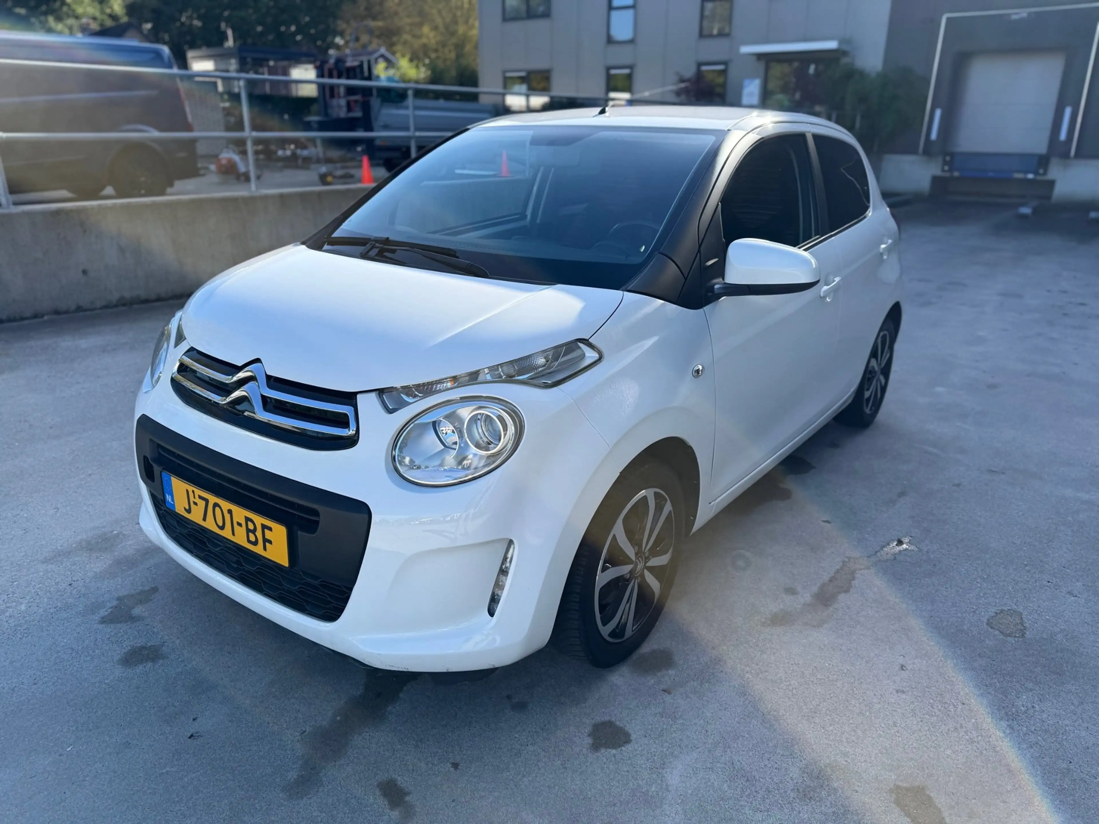 Citroen C1 1.0 VTi Shine — photo 3