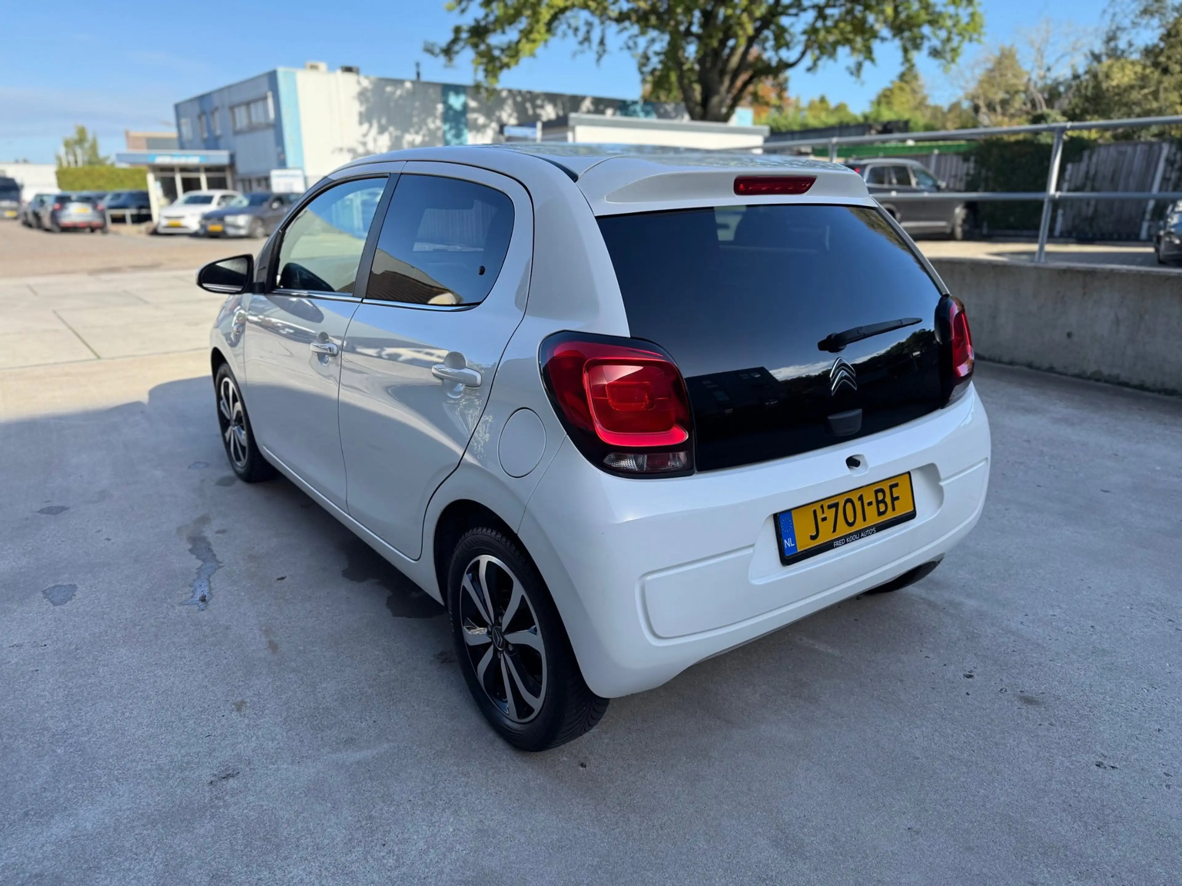 Citroen C1 1.0 VTi Shine — photo 4