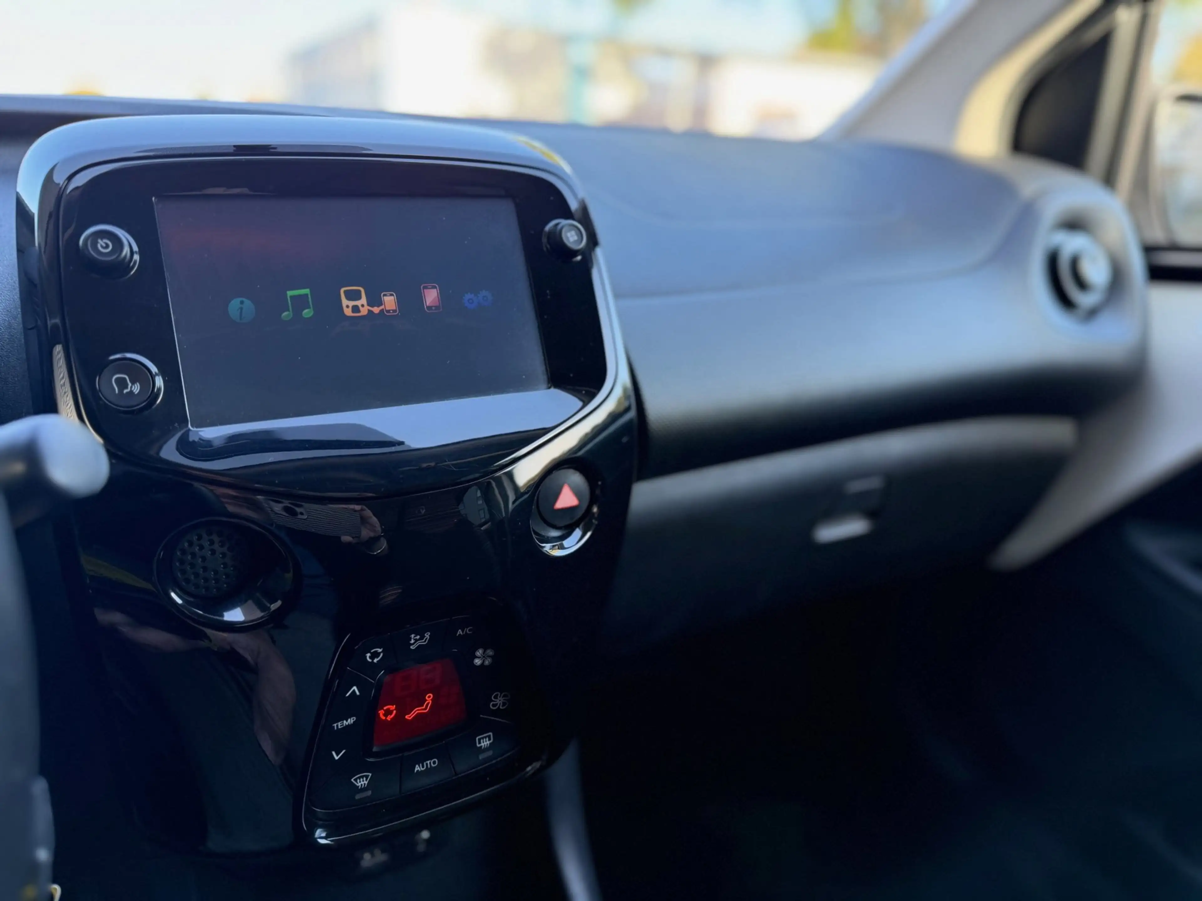 Citroen C1 1.0 VTi Shine — photo 15