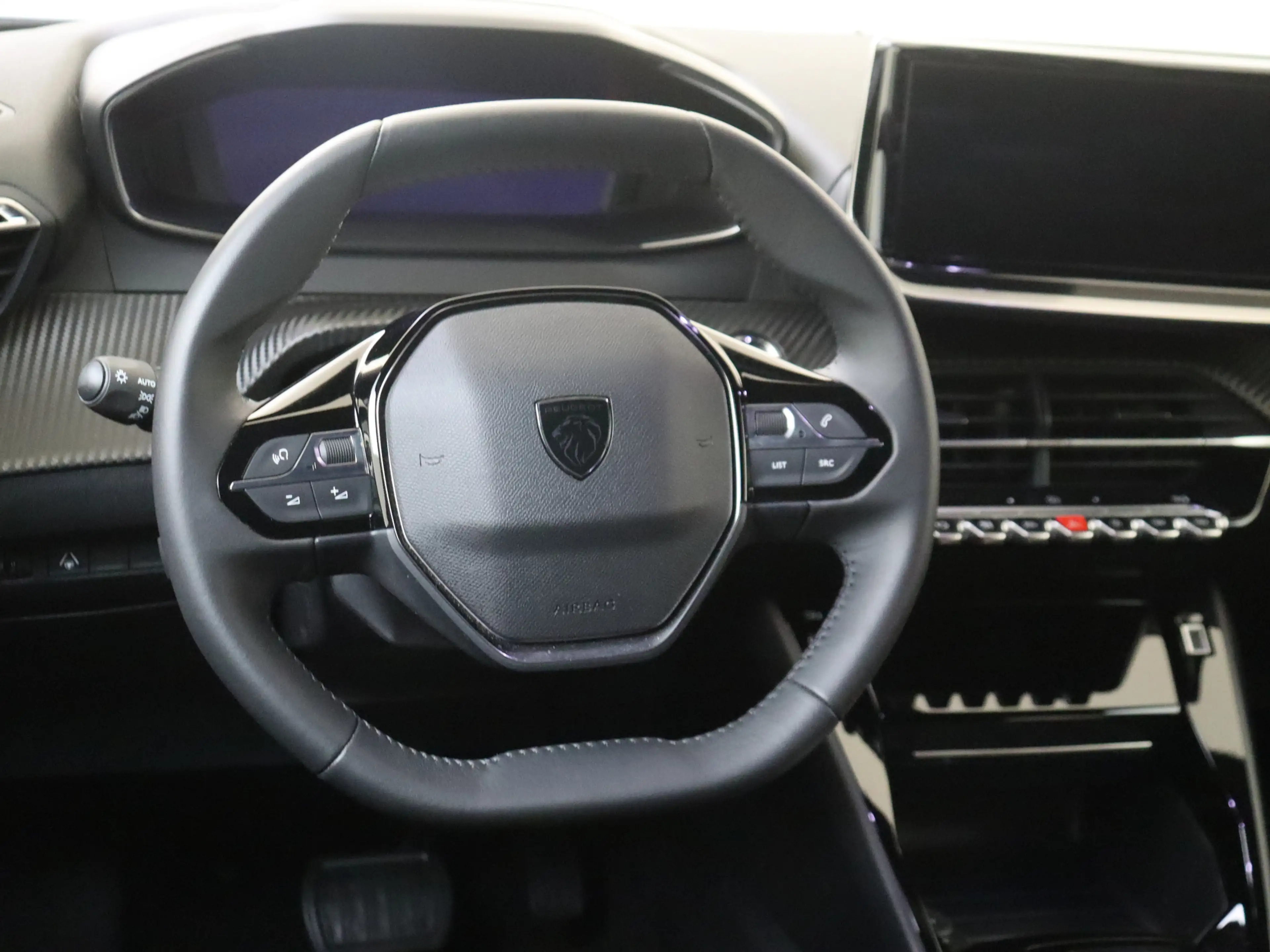 Peugeot e-2008 EV Allure Avantage 54 kWh | Adapt. Cruise | Camera — photo 6