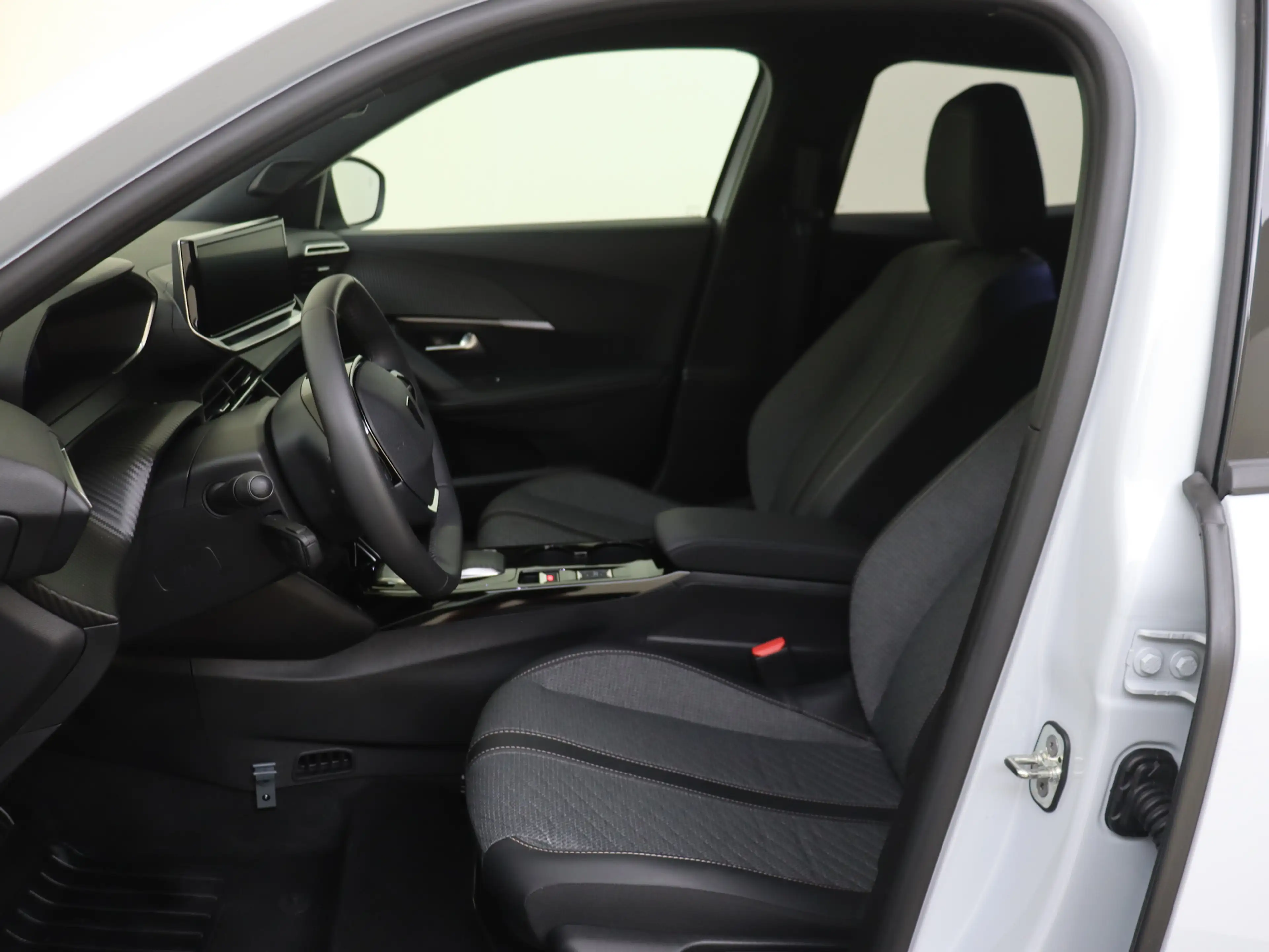 Peugeot e-2008 EV Allure Avantage 54 kWh | Adapt. Cruise | Camera — photo 10