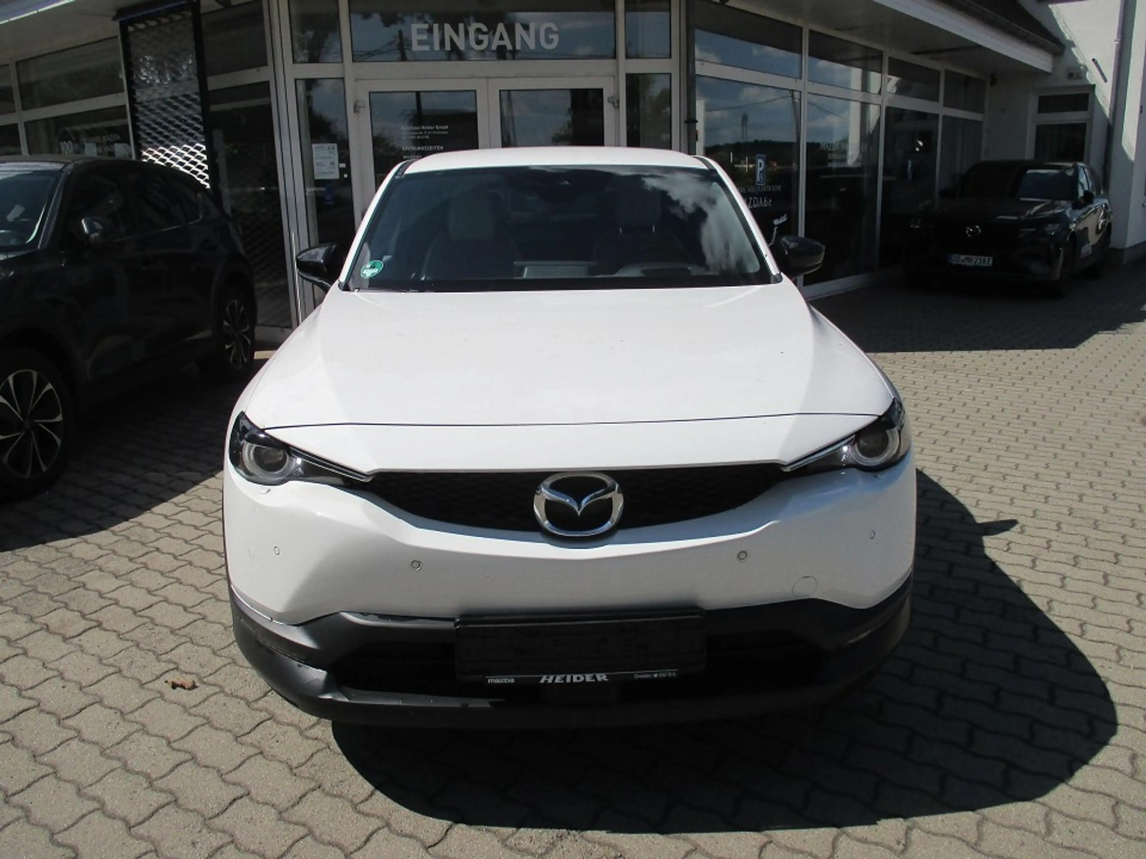 Mazda MX-30 2022 L e-SKYACTIV EV ADVANTAGE MC — photo 2