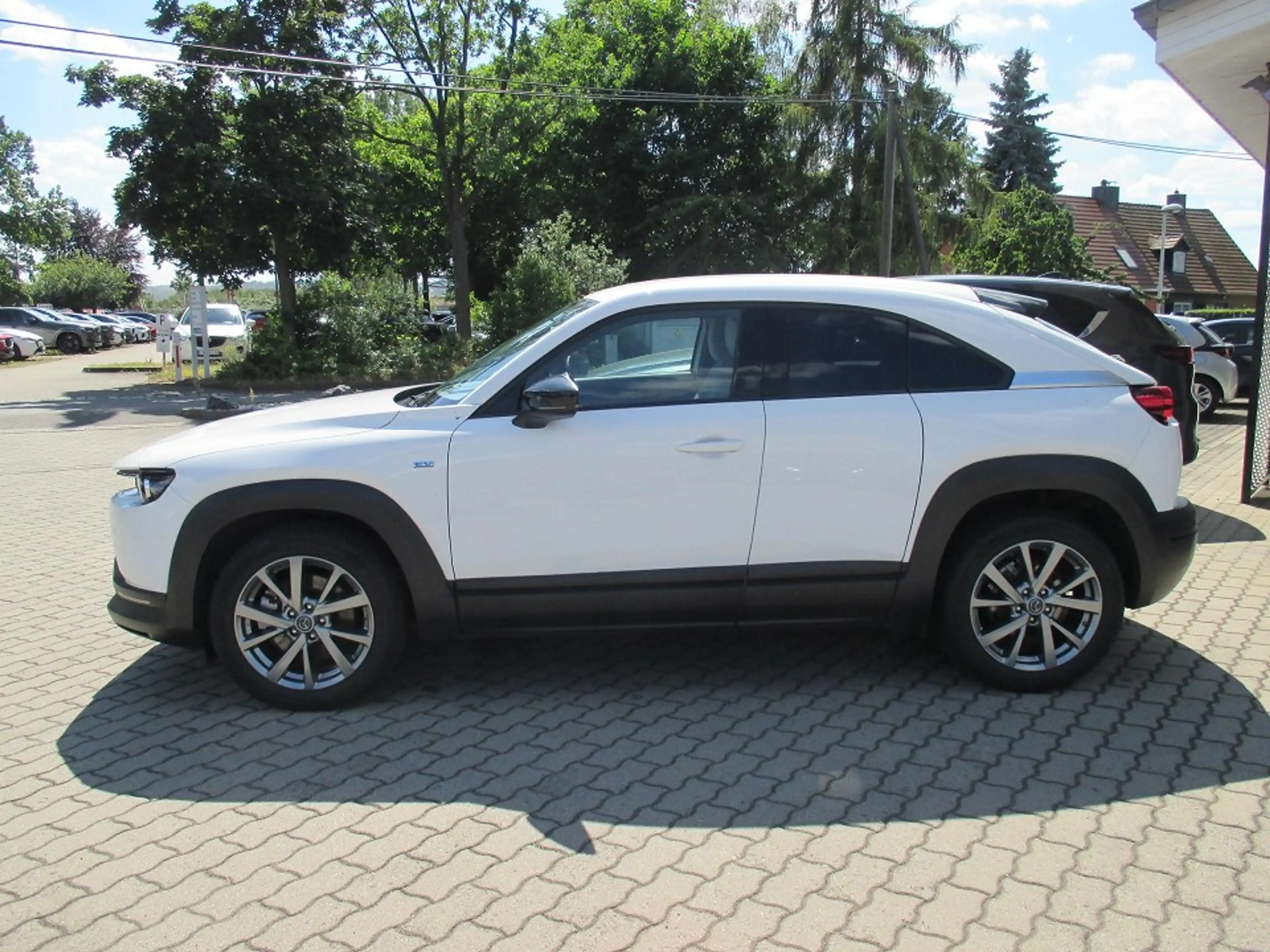 Mazda MX-30 2022 L e-SKYACTIV EV ADVANTAGE MC — photo 4