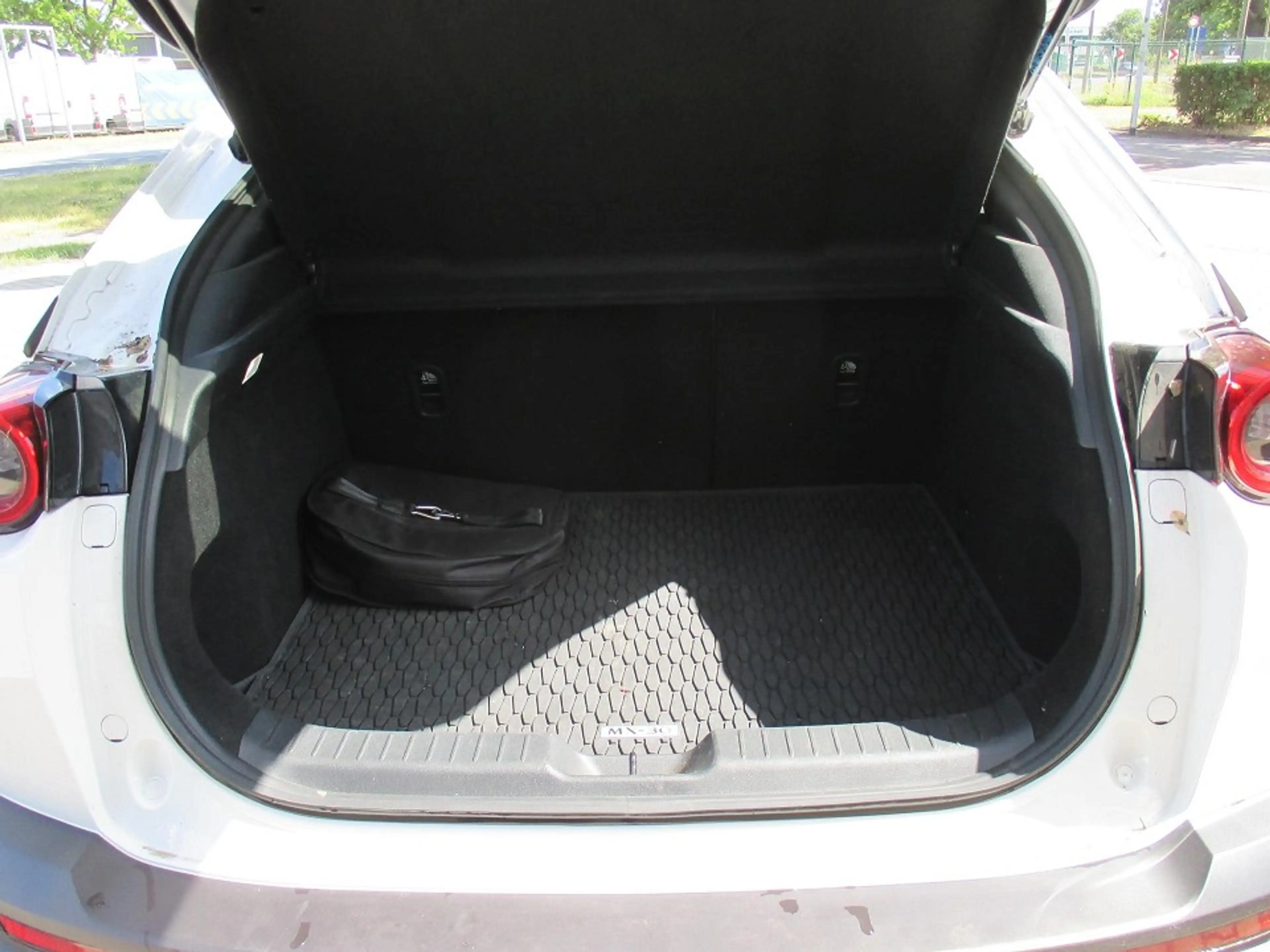 Mazda MX-30 2022 L e-SKYACTIV EV ADVANTAGE MC — photo 12