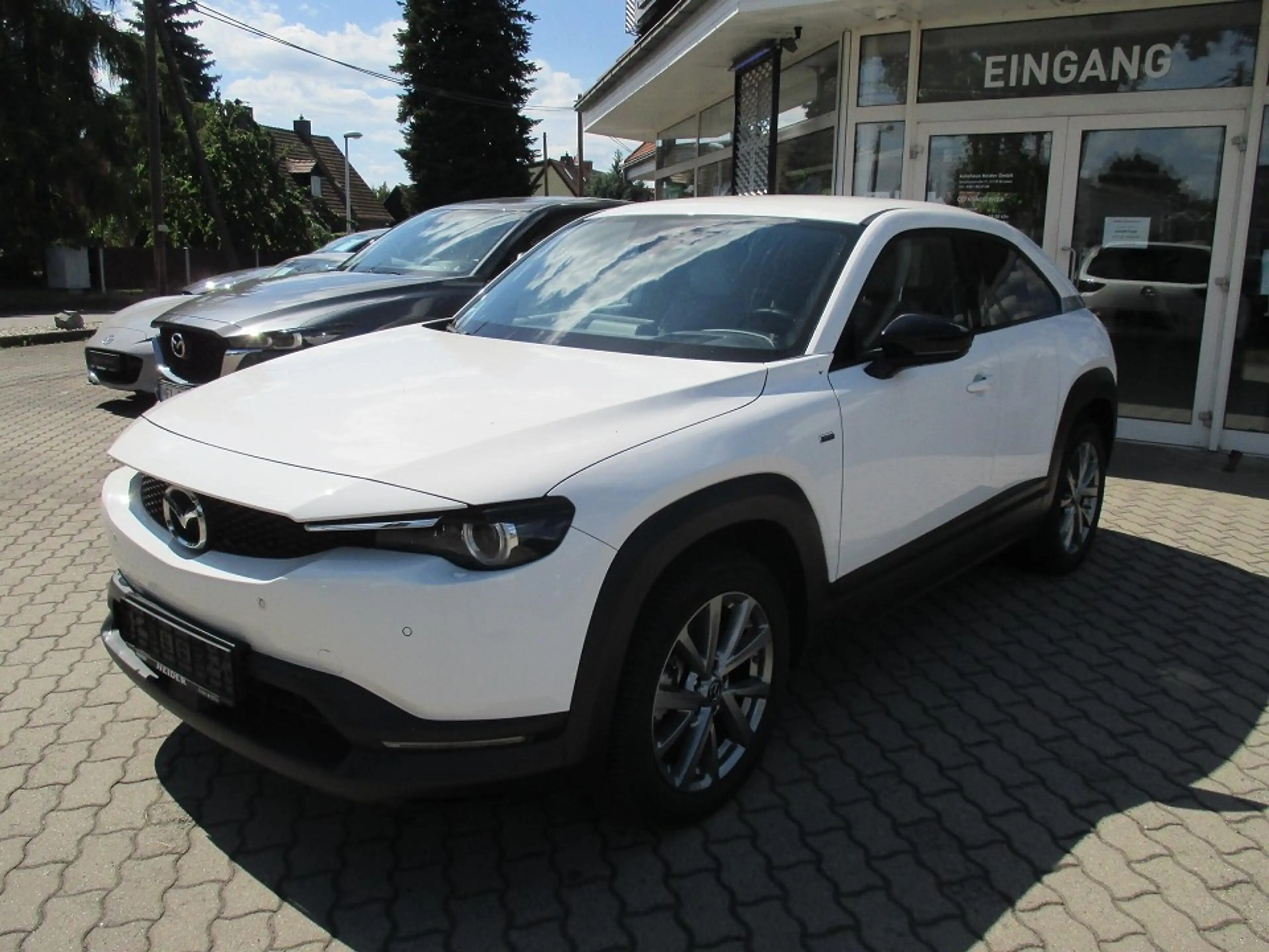 Mazda MX-30 2022 L e-SKYACTIV EV ADVANTAGE MC — photo 3