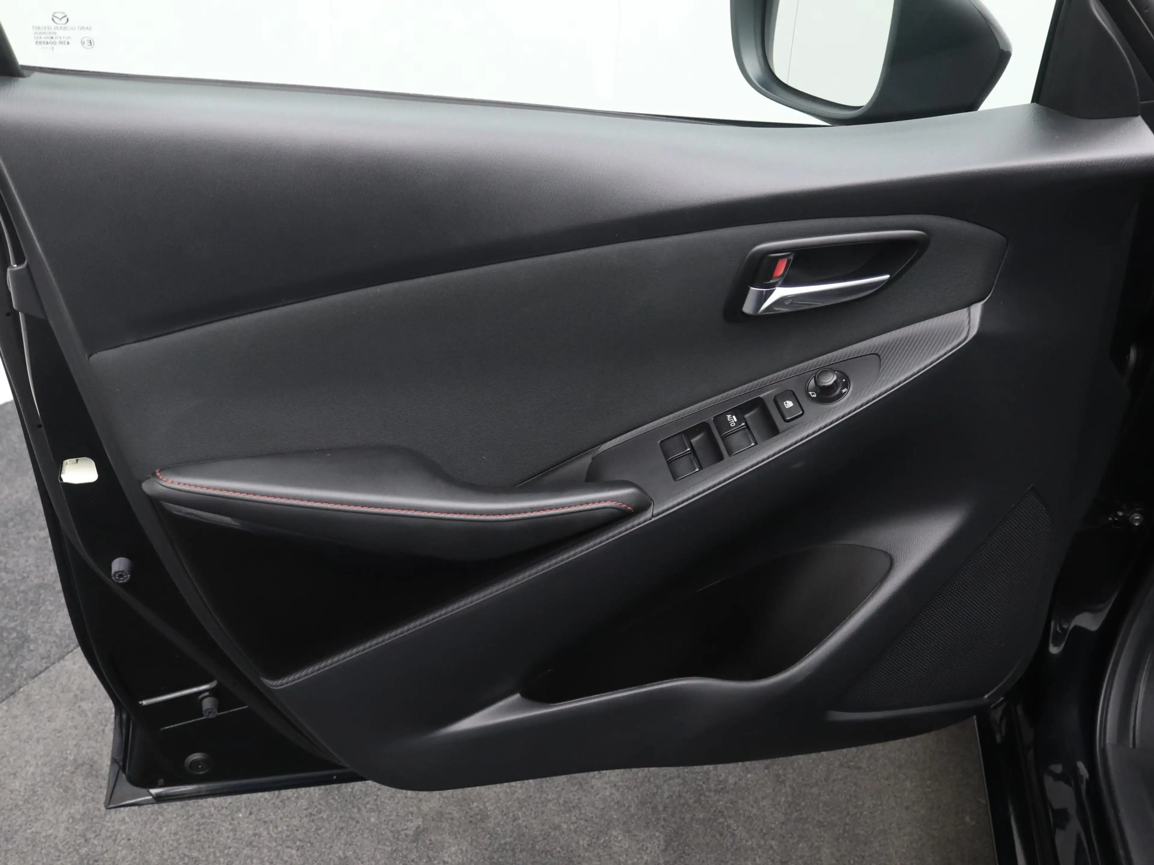 Mazda 2 1.5 SkyActiv-G GT-M automaat : dealer onderhouden — photo 11