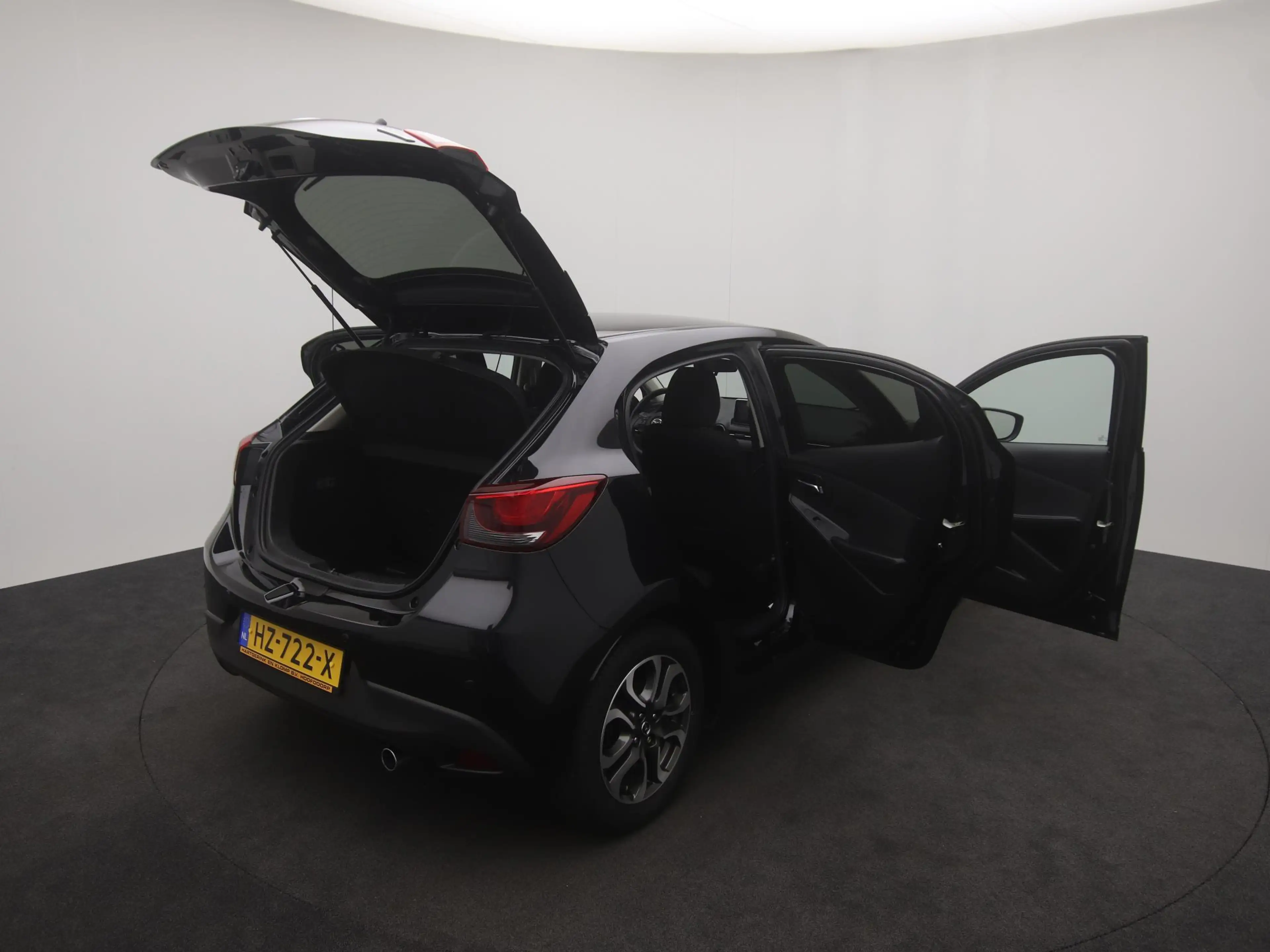 Mazda 2 1.5 SkyActiv-G GT-M automaat : dealer onderhouden — photo 10