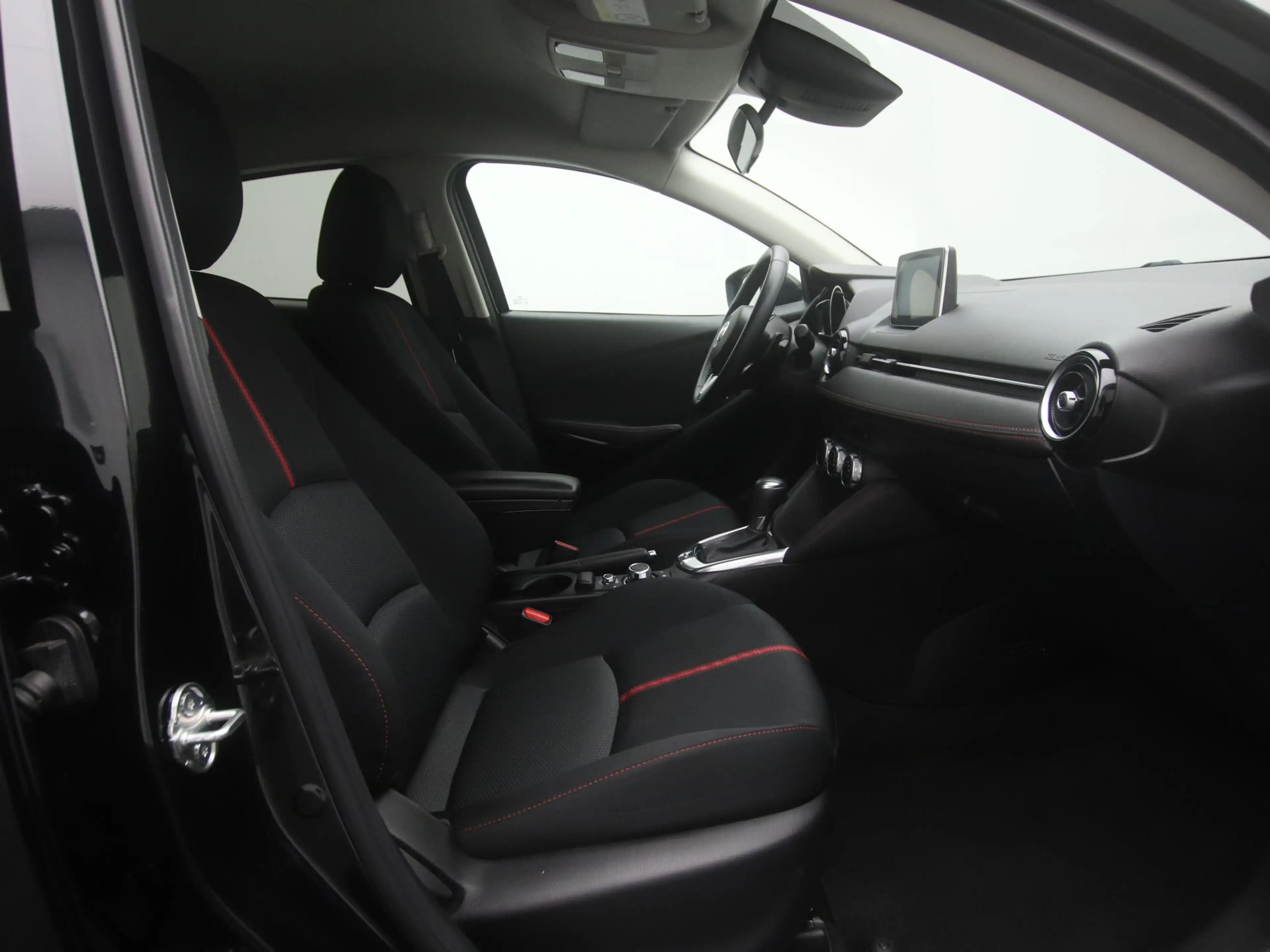 Mazda 2 1.5 SkyActiv-G GT-M automaat : dealer onderhouden — photo 18