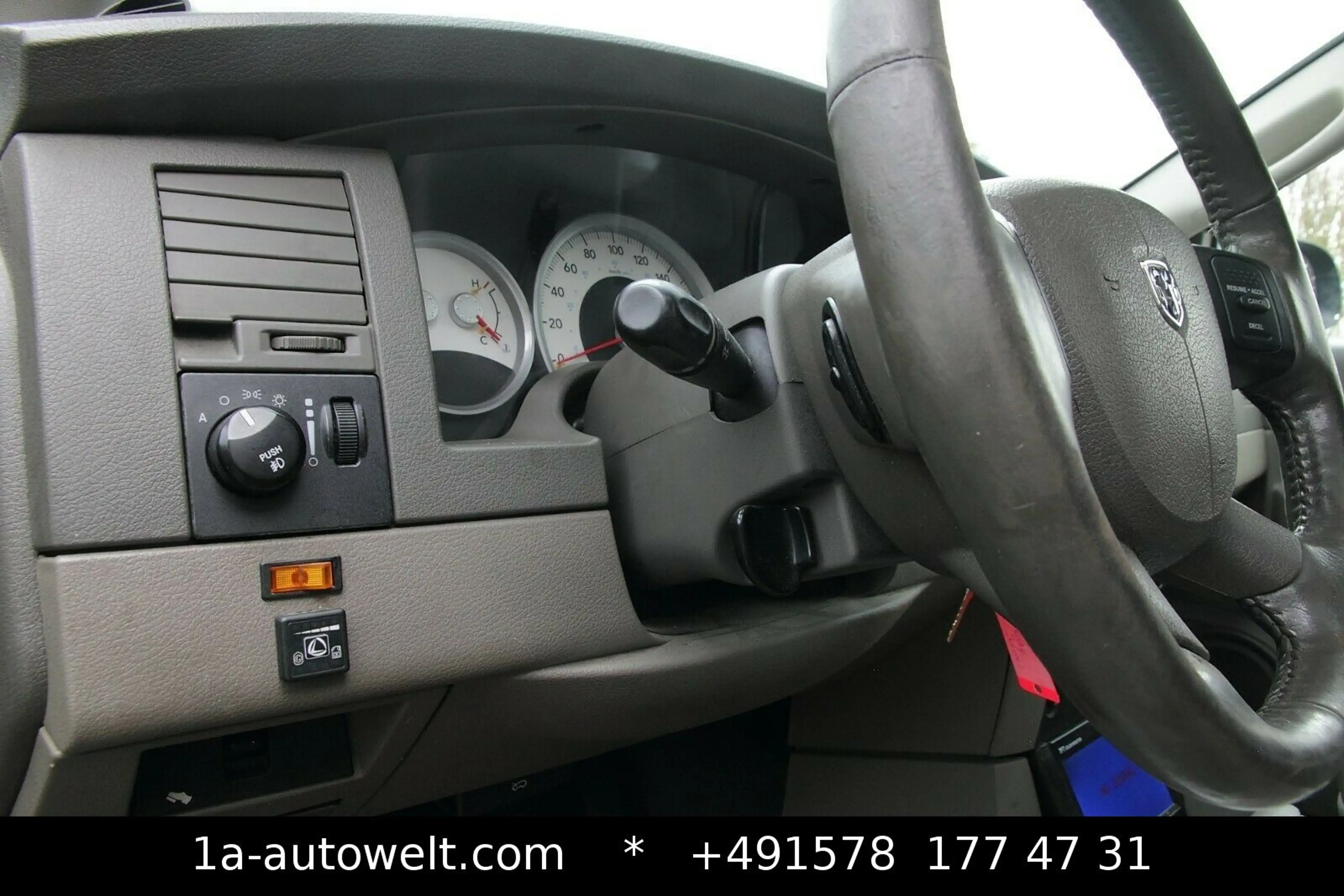 Dodge Durango 5,7 HEMI LPG AUT.7-Sizte Leder Navi AHK — photo 4