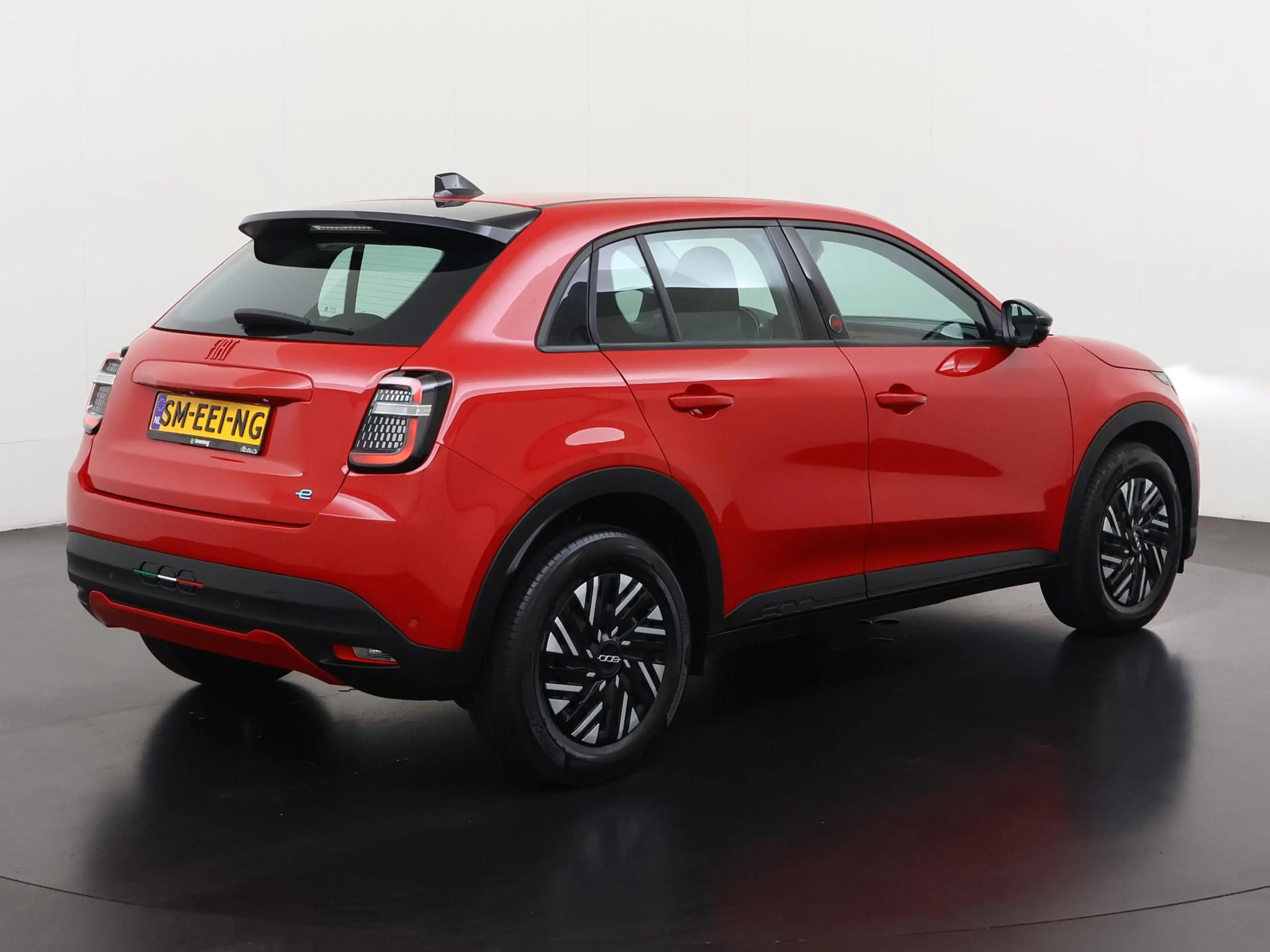 Fiat 600e RED 54 kWh | Apple Carplay | Parkeersensor | LED | — photo 4
