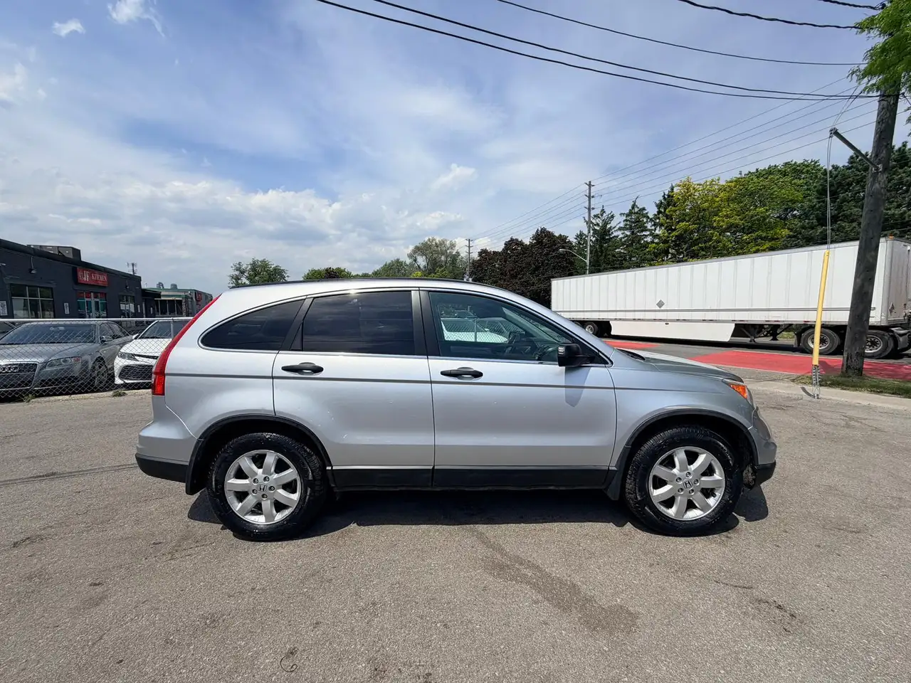 Honda CR-V photo Honda CR-V
