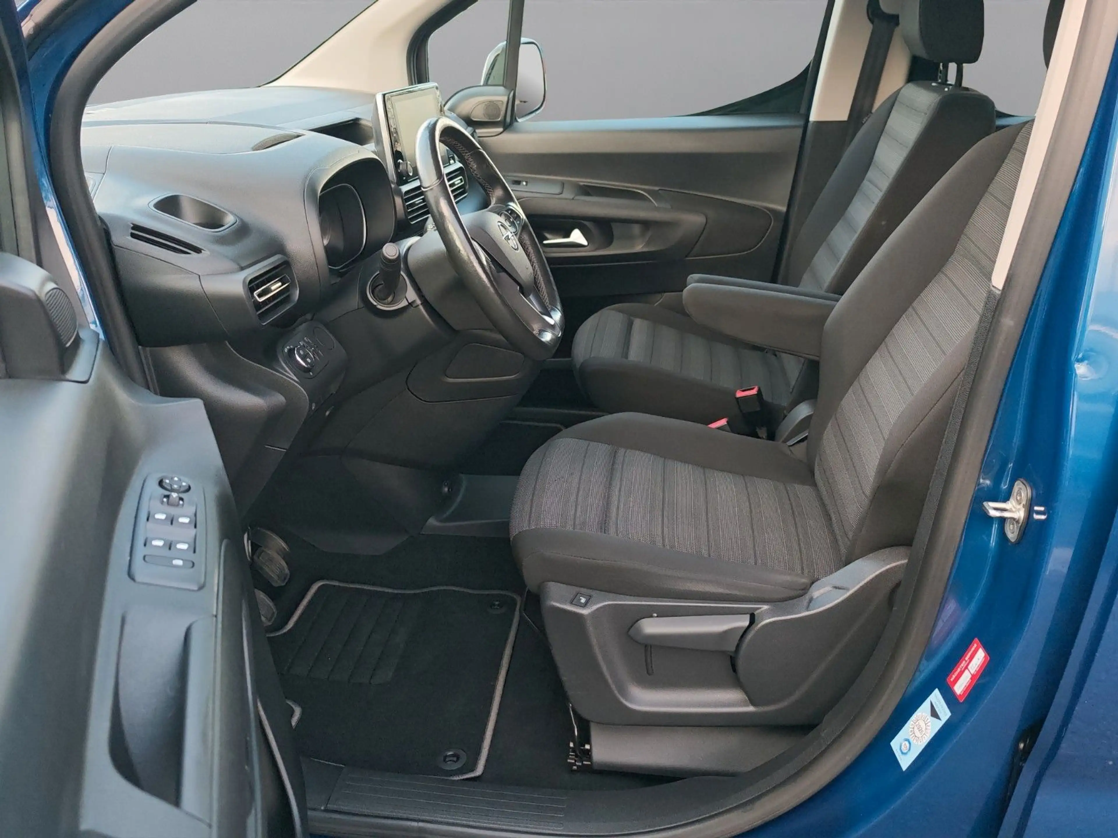 Opel Combo Life 1.5 *Standheiz*Sitzheiz*Kamera* — photo 10