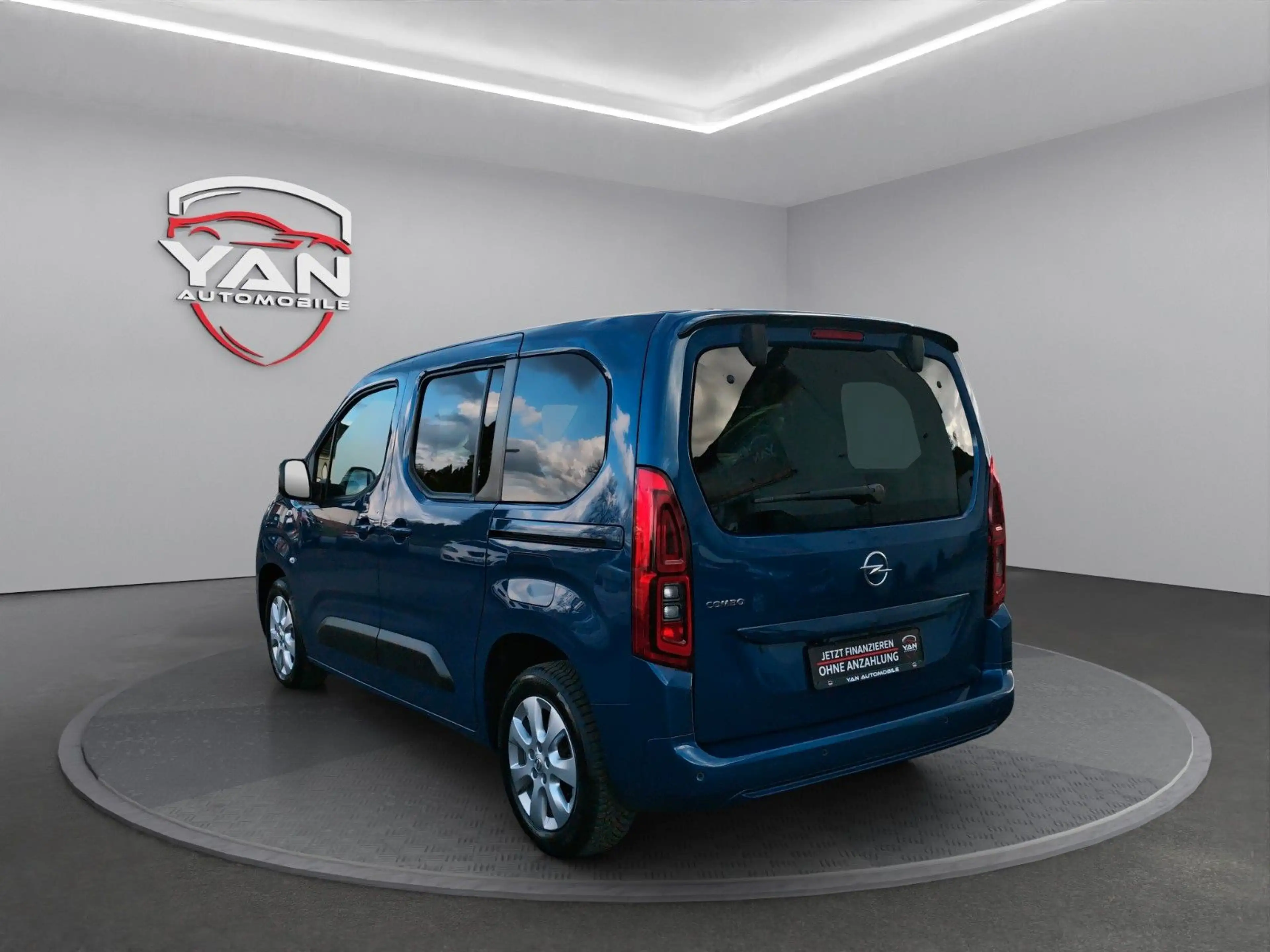 Opel Combo Life 1.5 *Standheiz*Sitzheiz*Kamera* — photo 8