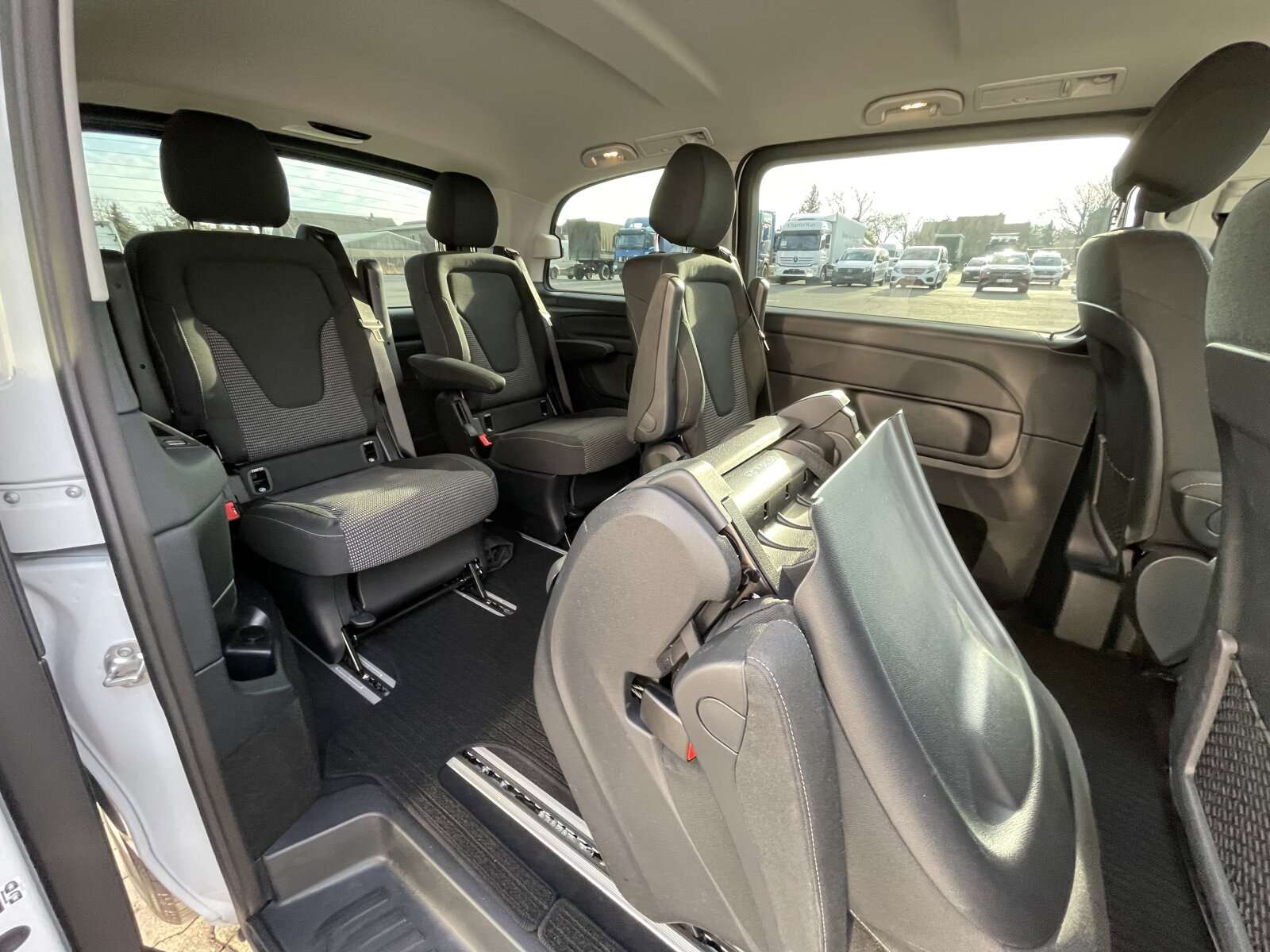 Mercedes-Benz V 250