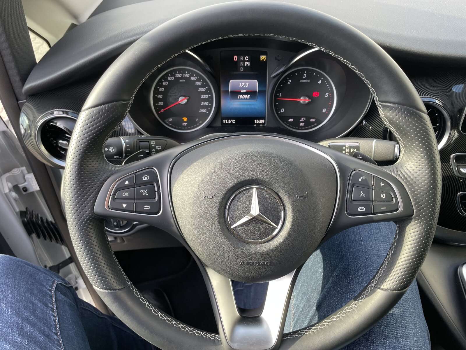 Mercedes-Benz V 250