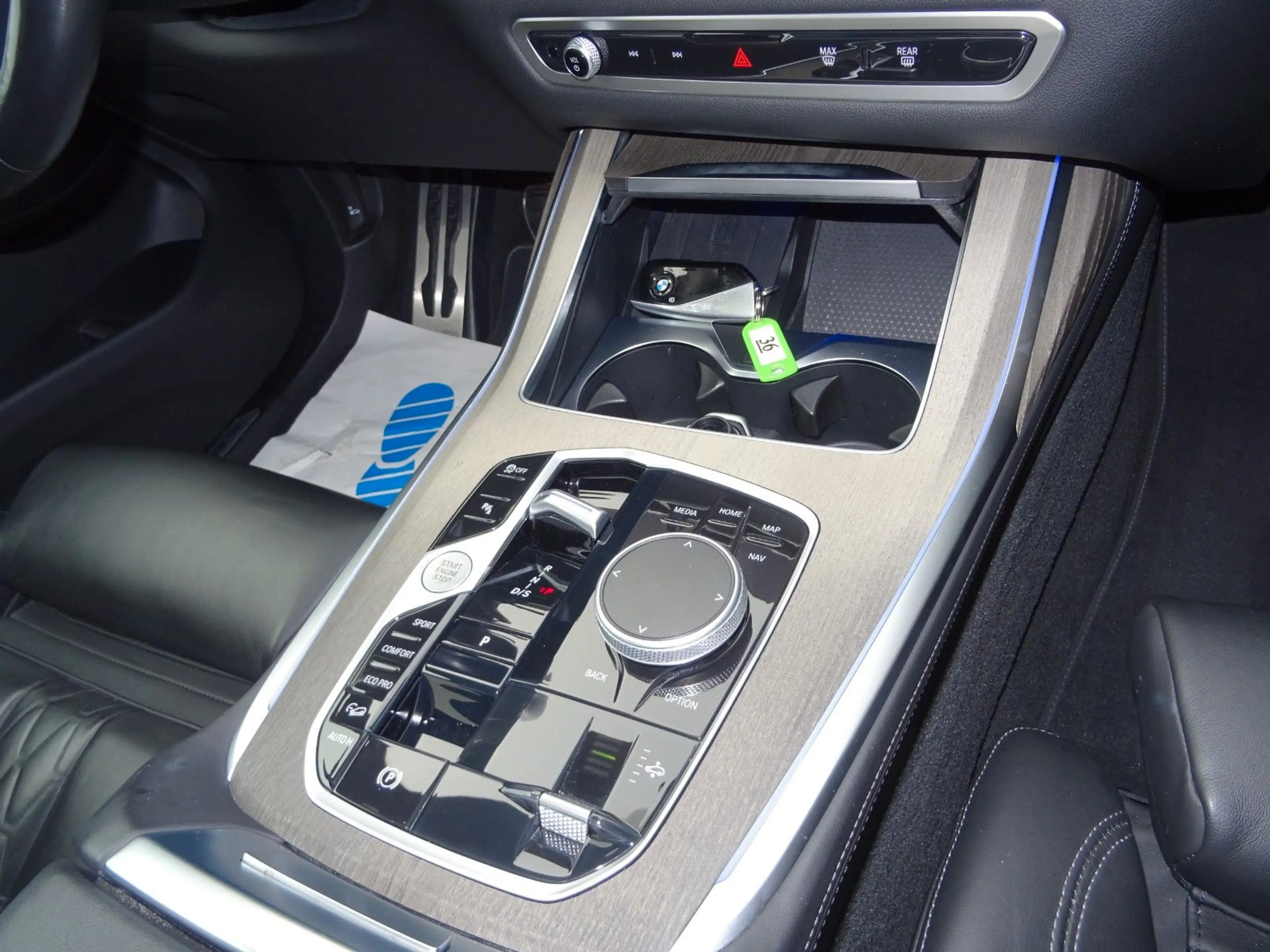 BMW X7 xDrive40d LCI M Sportpaket Pro 7-Sitze Iconic — photo 9