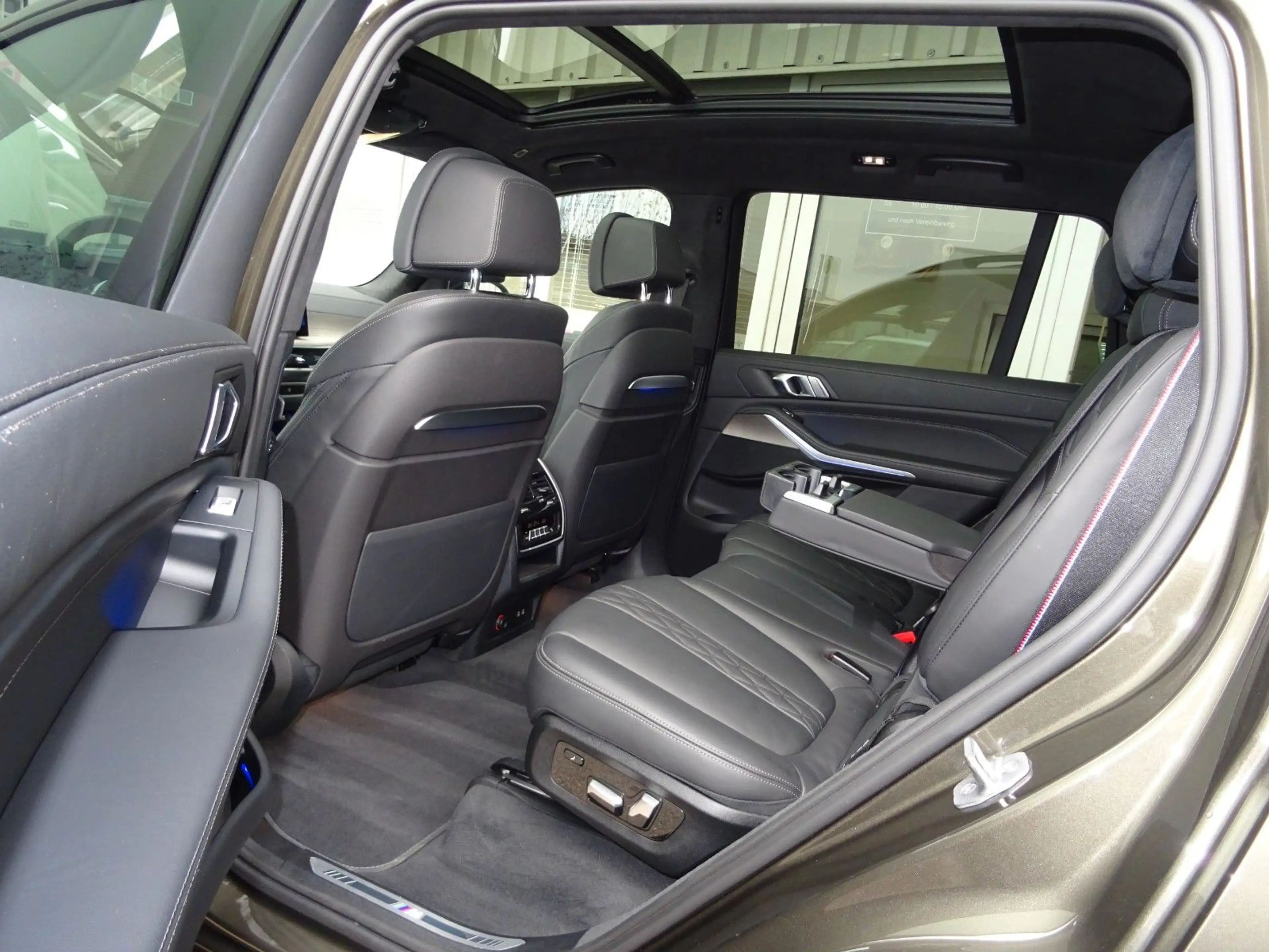 BMW X7 xDrive40d LCI M Sportpaket Pro 7-Sitze Iconic — photo 14