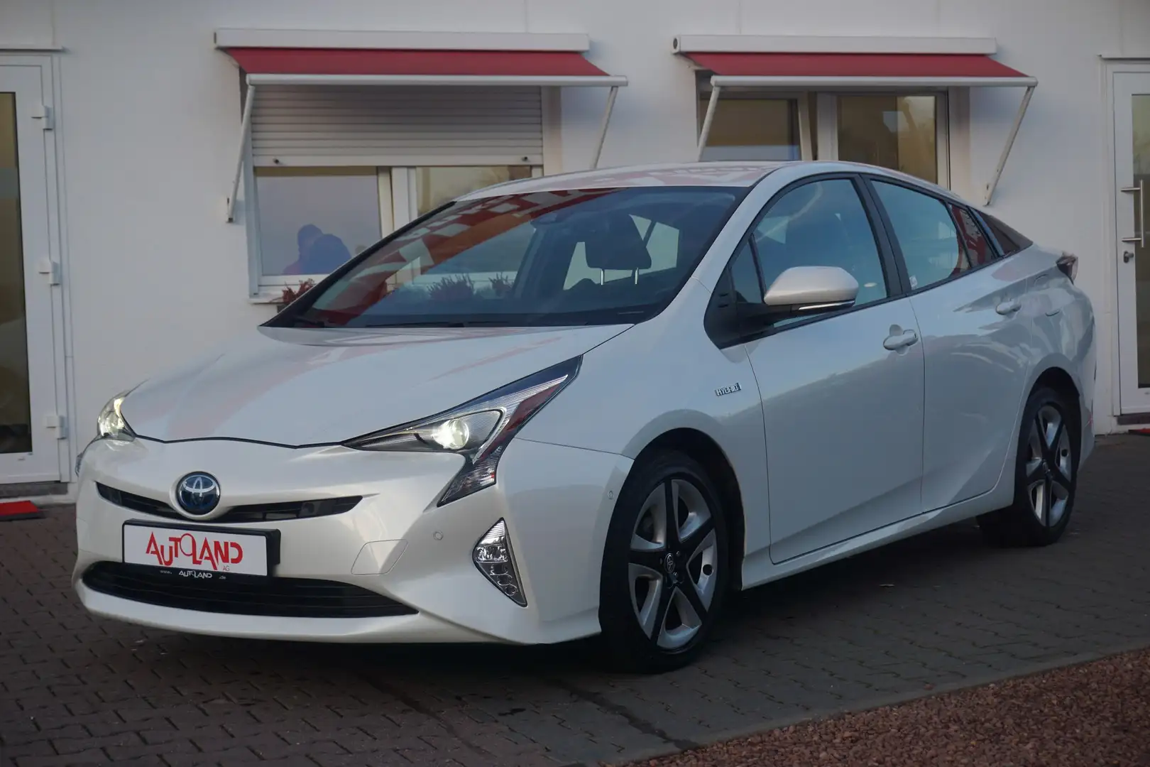 Toyota Prius 1.8 Hybrid Executive Aut. LED Navi ACC White - 2