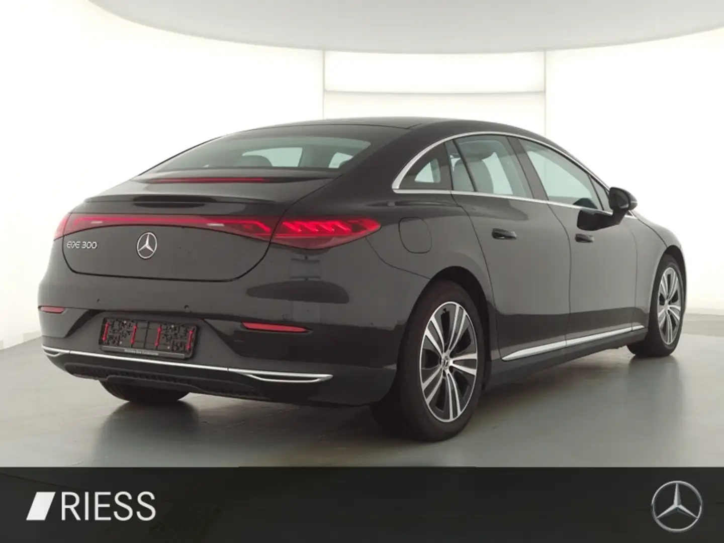 Mercedes-Benz EQE 300 Electric Art LED Pano HUD 4xSHZ Ambi Schwarz - 2