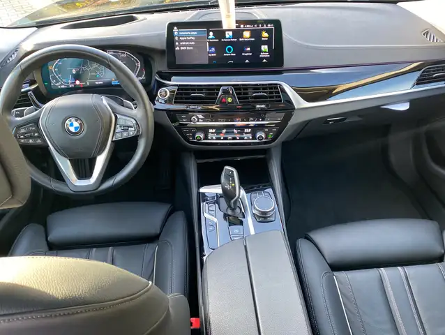 BMW 5 Series view 12