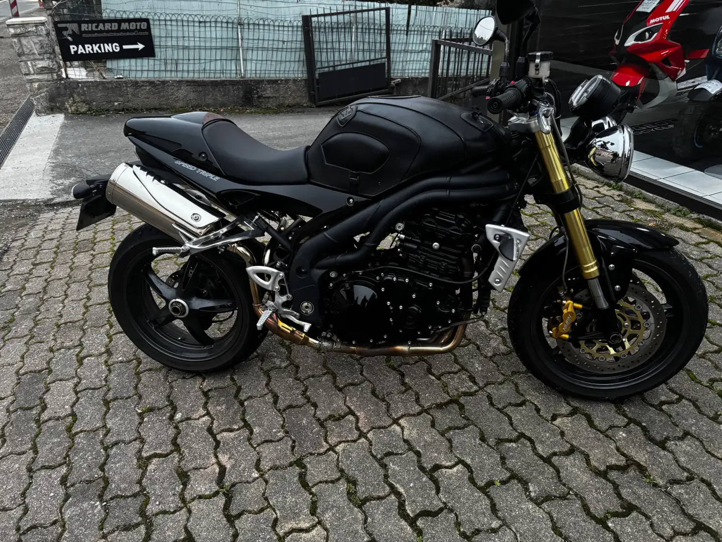 Triumph Speed Triple 1050 Negro - 1