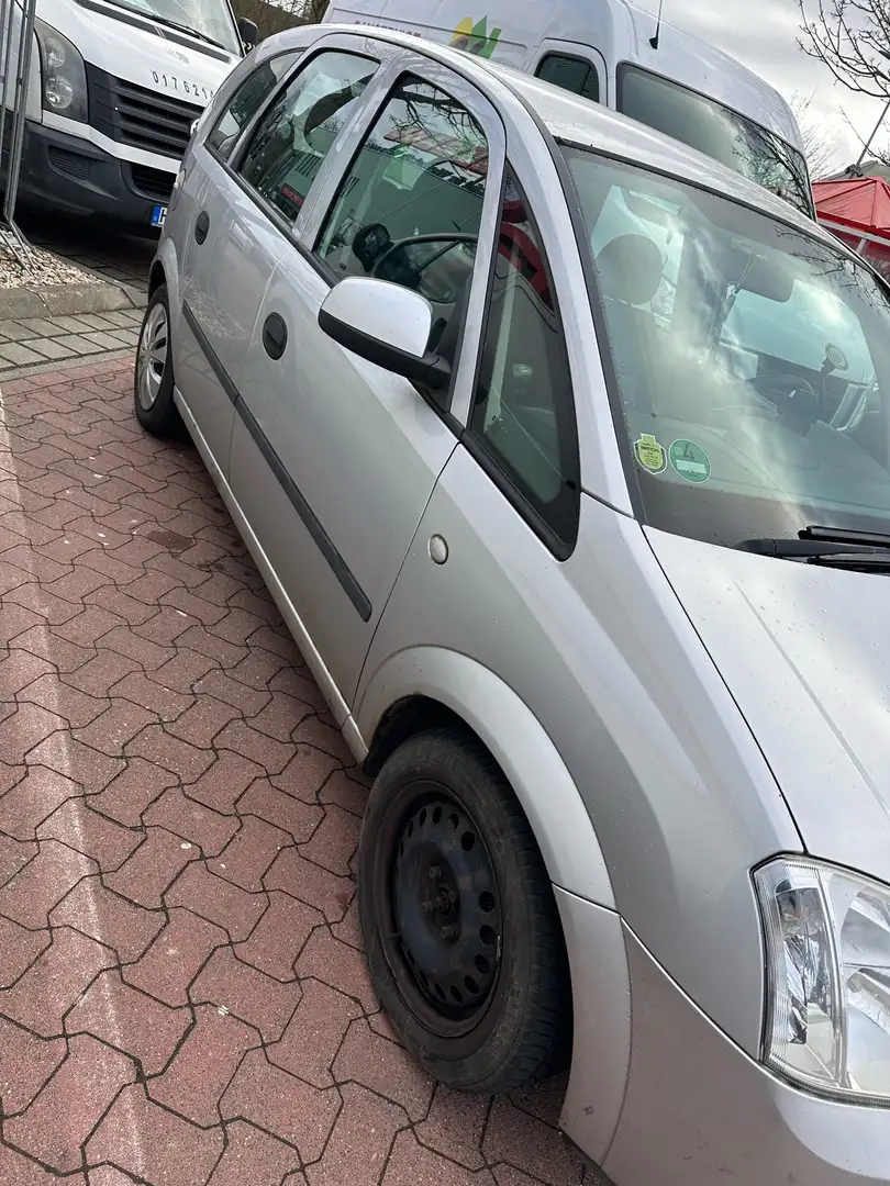 Opel Meriva 1.6 16V (Essentia) Silber - 1