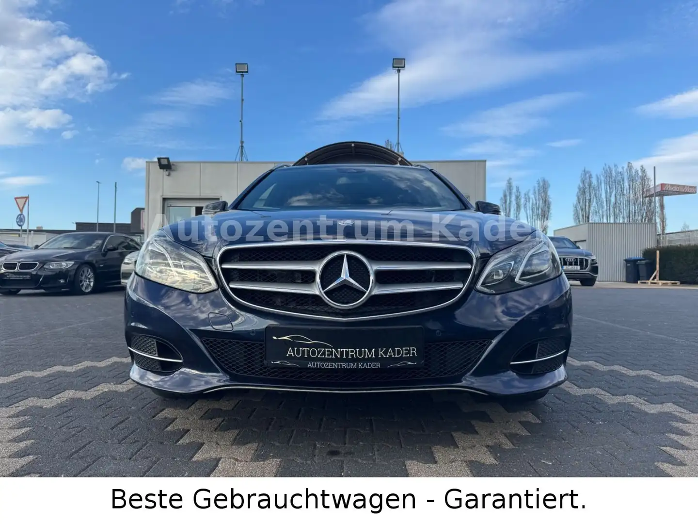 Mercedes-Benz E 300 BlueTec*Avantgarde*Leder*Navi*AHK*PDC*ILS* Blau - 1