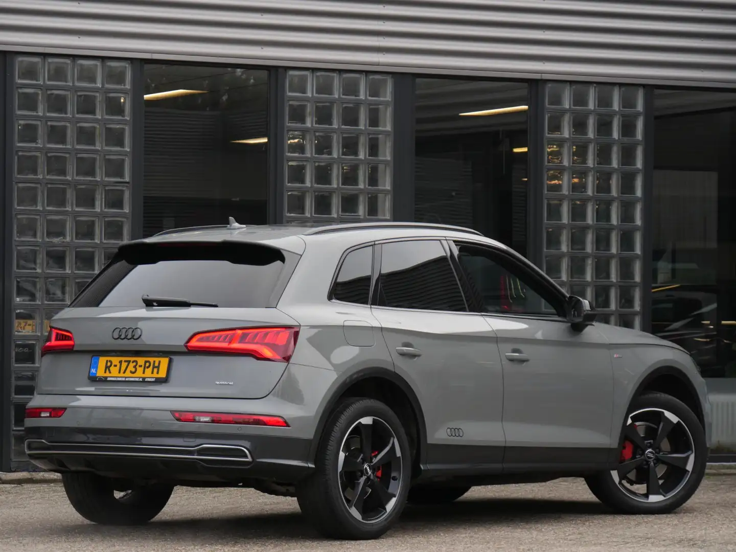 Audi RS Q5 2.0TFSI/ PANORAMADAK/ HEAD-UP/ RS-STOELEN/ CAMERA Grigio - 2