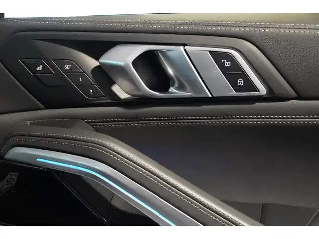 BMW X6 view 9