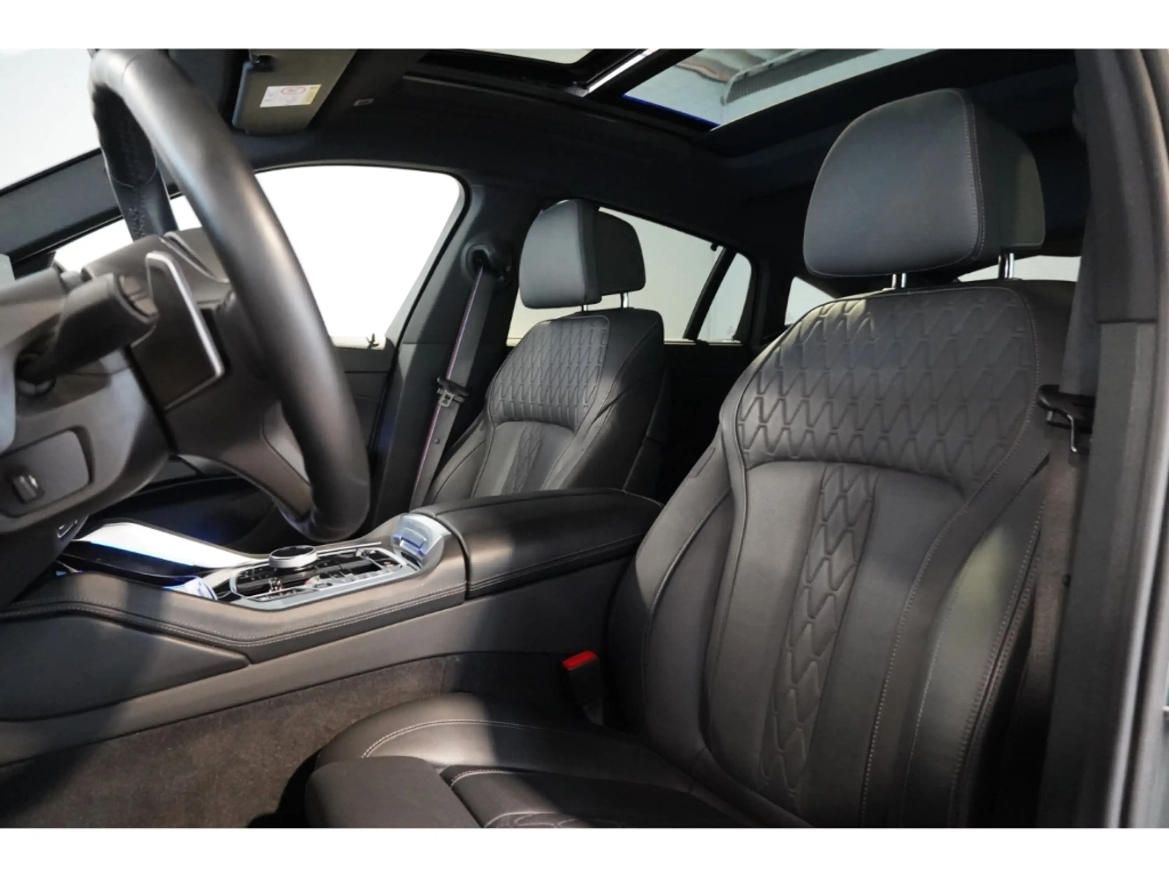 BMW X6 40d M-Sport Pano-Sky Massage Memo AHK H&K HUD — photo 11