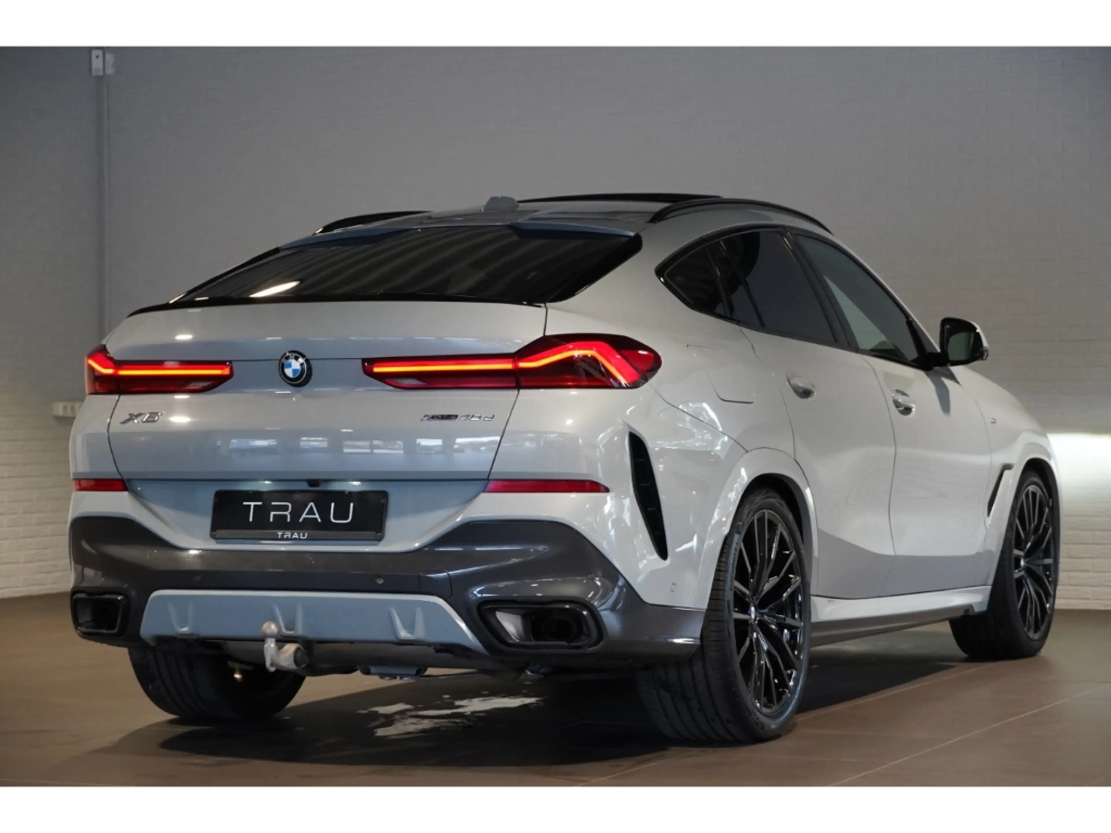BMW X6 40d M-Sport Pano-Sky Massage Memo AHK H&K HUD — photo 6
