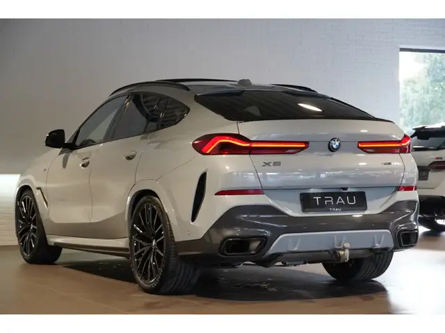 BMW X6 view 4