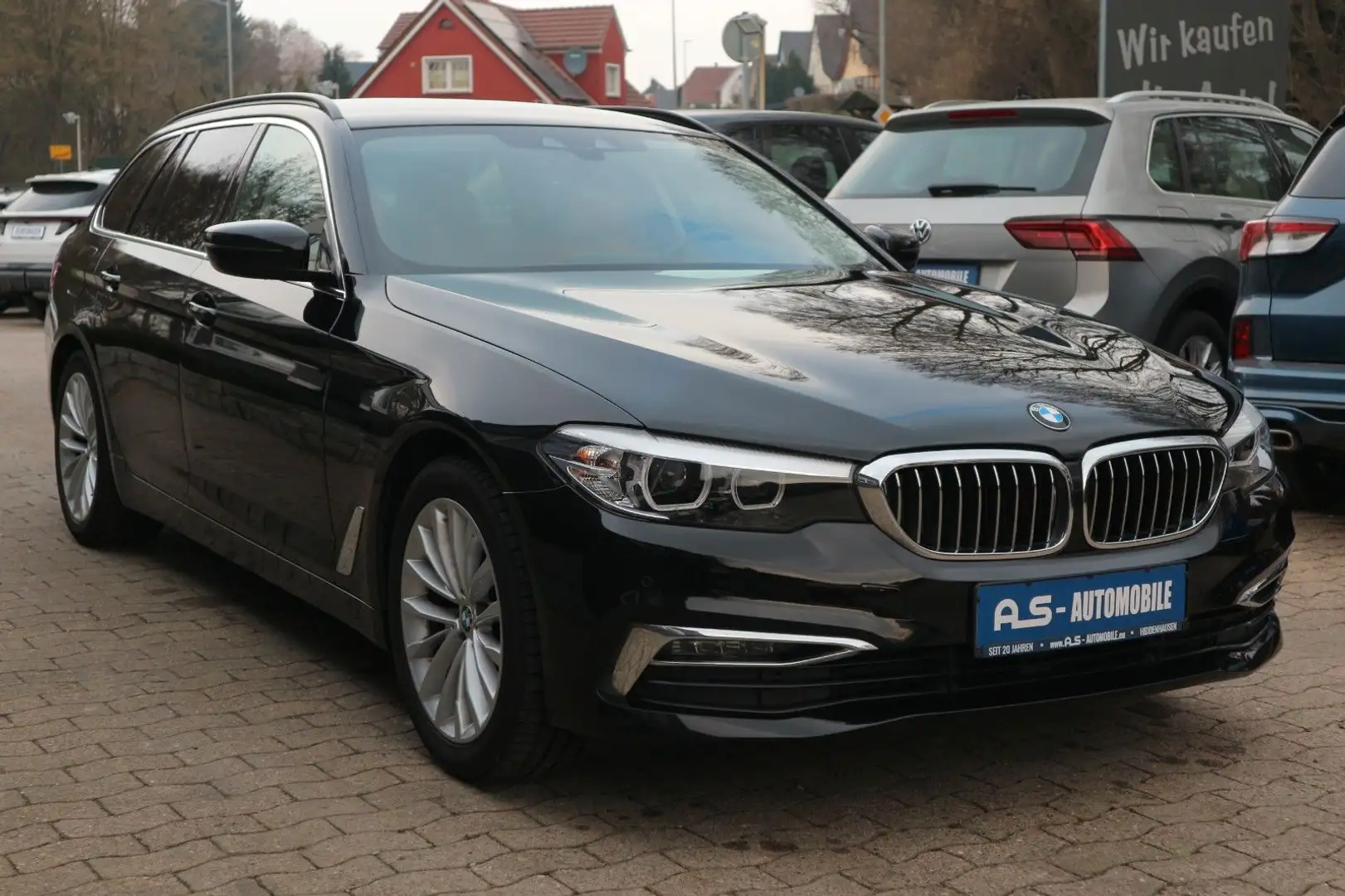 BMW 520 d  Touring  Luxury Line *1.HD/S-TRONIC/RFK* Black - 1