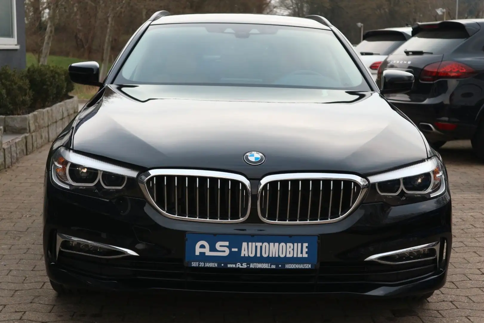 BMW 520 d  Touring  Luxury Line *1.HD/S-TRONIC/RFK* Black - 2