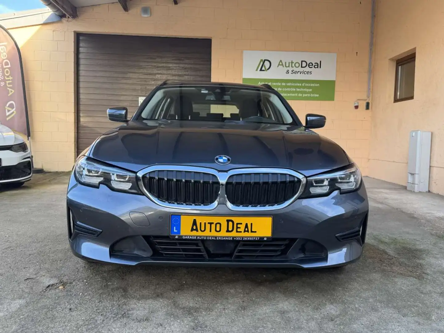 BMW 318 d Bussnes Automatique Gris - 2