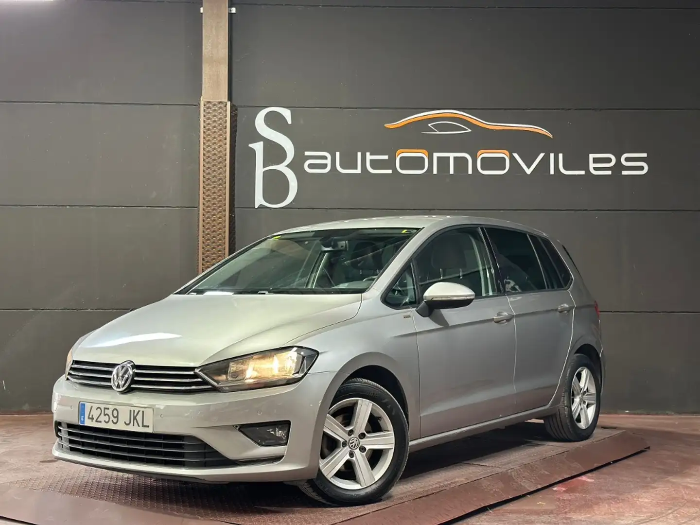 Volkswagen Golf Sportsvan 1.6TDI CR BMT Advance DSG Gris - 2