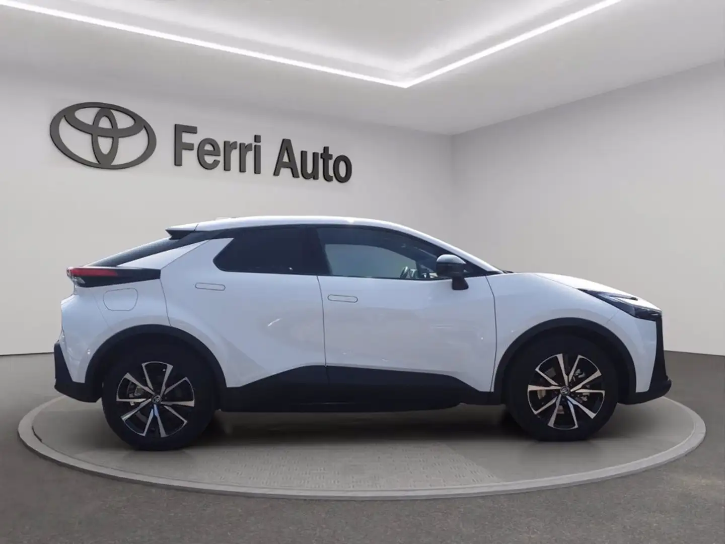 Toyota C-HR 2.0 phev trend fwd e-cvt Bianco - 2