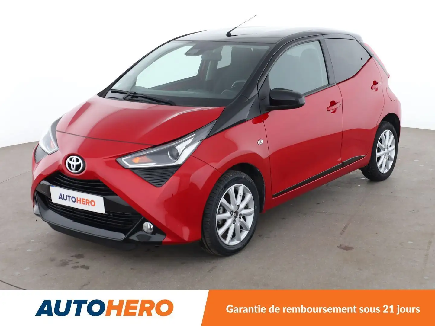 Toyota Aygo 1.0 VVT-i X-Clusiv Rouge - 1