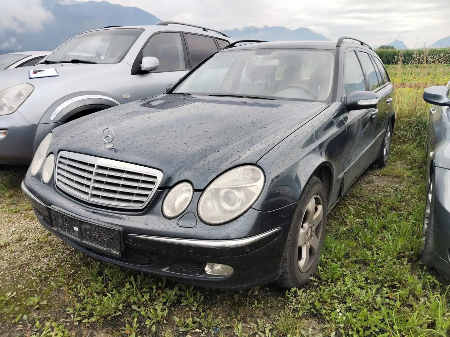 Mercedes-Benz E 270 *LEDER*PDC*STANDHEIZUNG* Černá - 2