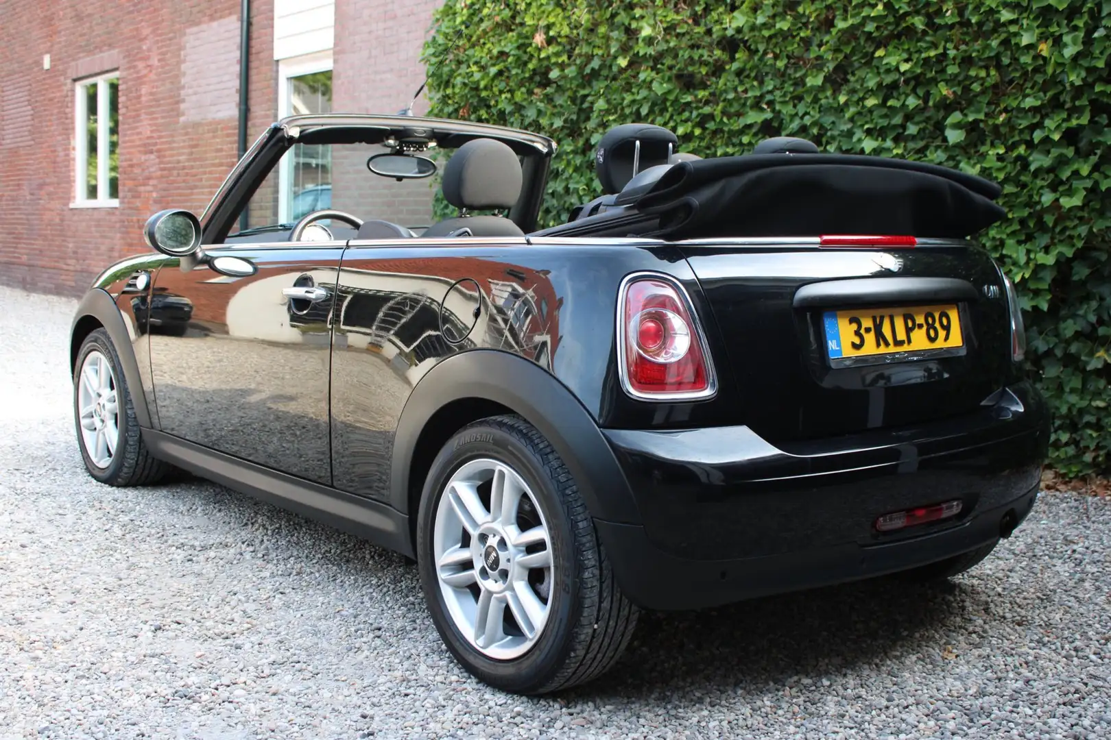 MINI One Cabrio 1.6 Businessline | Airco | Cruise control | Naviga Schwarz - 2