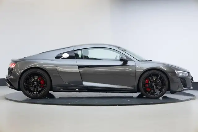 Audi R8 view 22