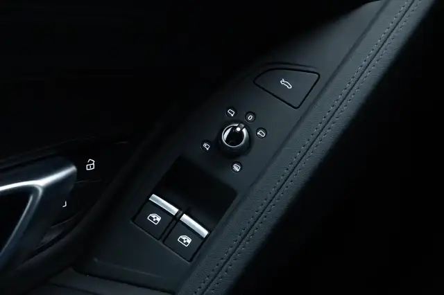 Audi R8 view 16