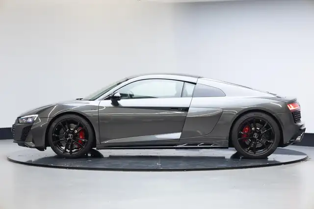 Audi R8 view 23