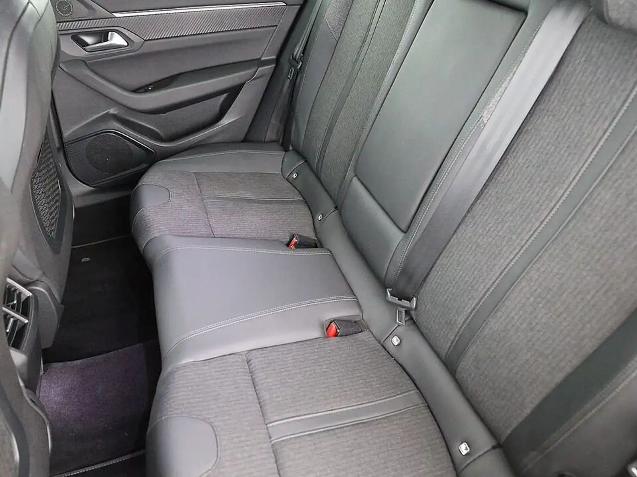 Peugeot 508 SW 1.5 BlueHDi 130 Allure Aut LED RADAR NAVI 25