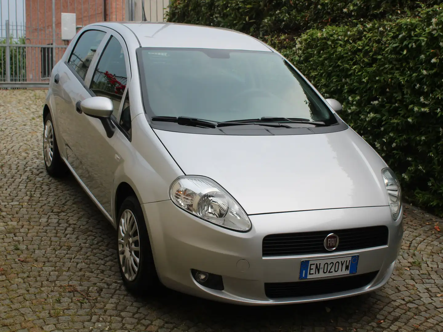 Fiat Grande Punto Actual 5p. 1.2 bz_69cv Срібний - 1