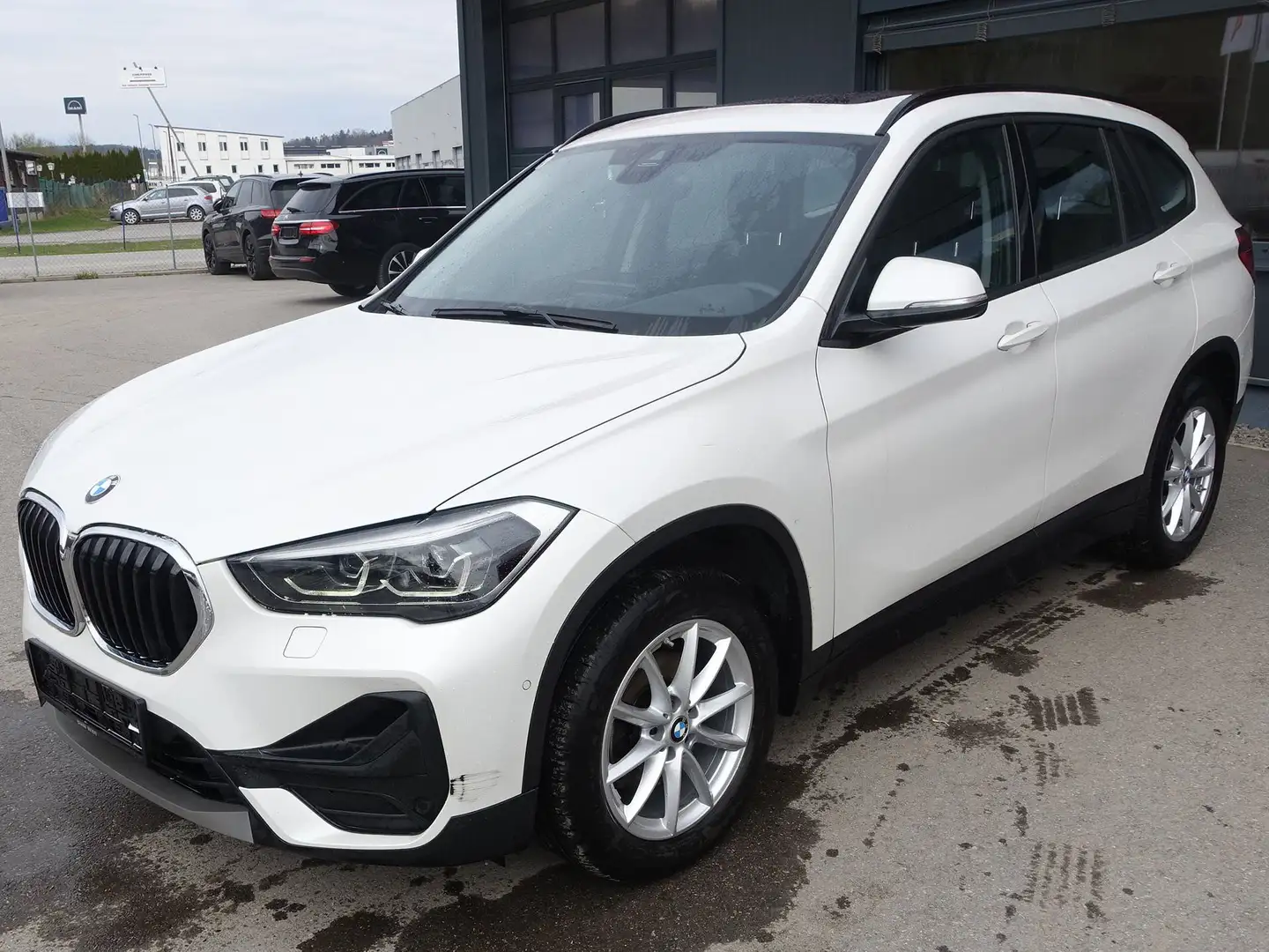 BMW X1 xDrive 18 d Aut. *PANO*LED*NAVI*HUD* Weiß - 2