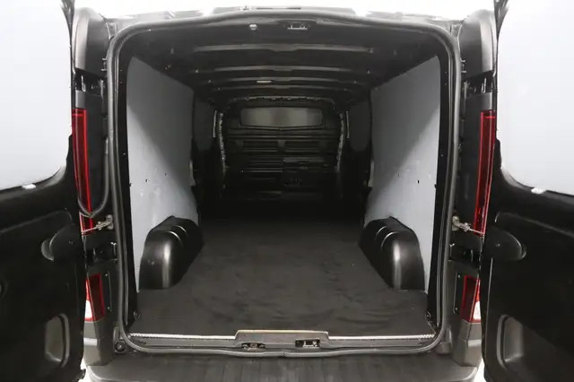 Renault Trafic view 3